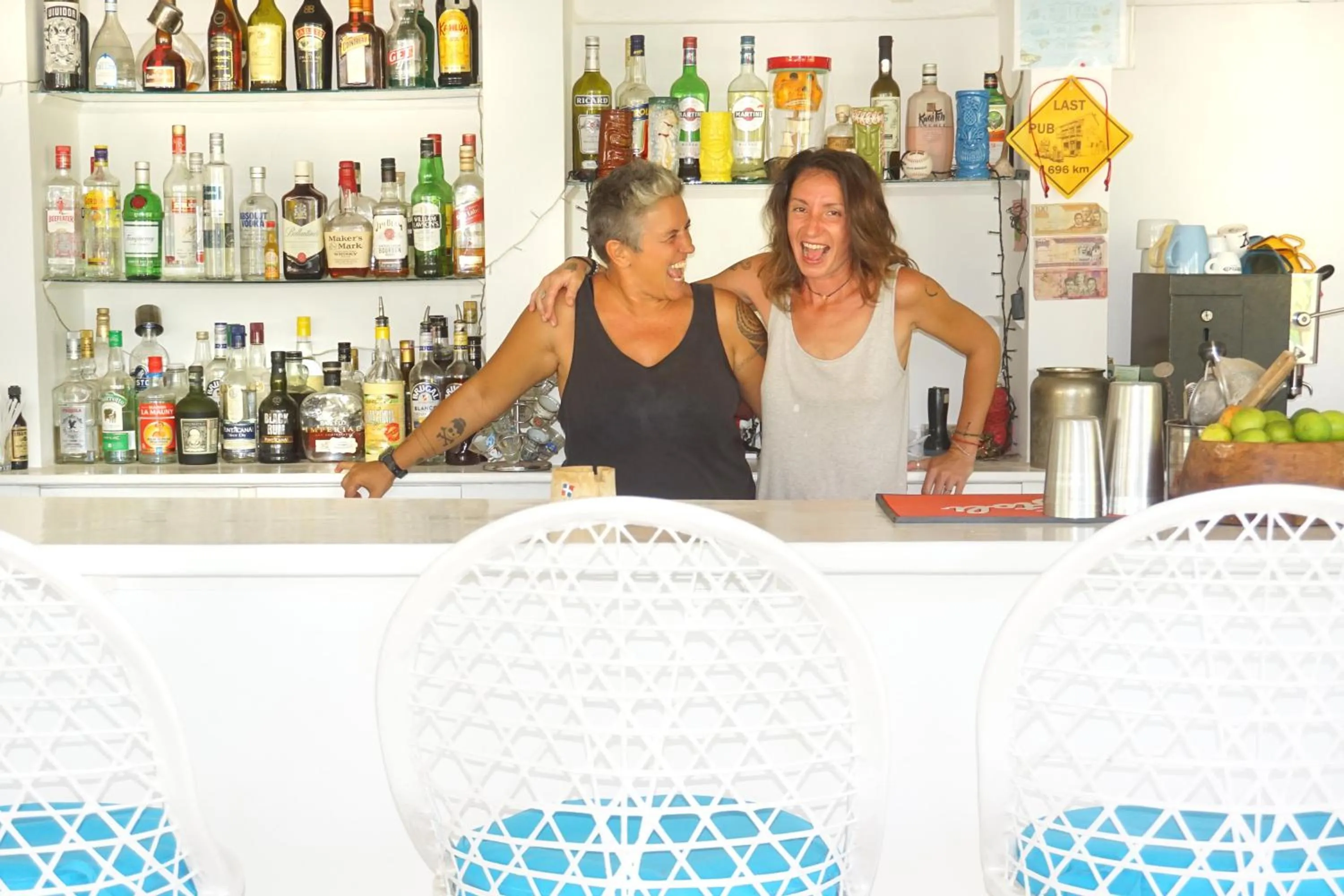 Staff in Le BDM PLAYITA