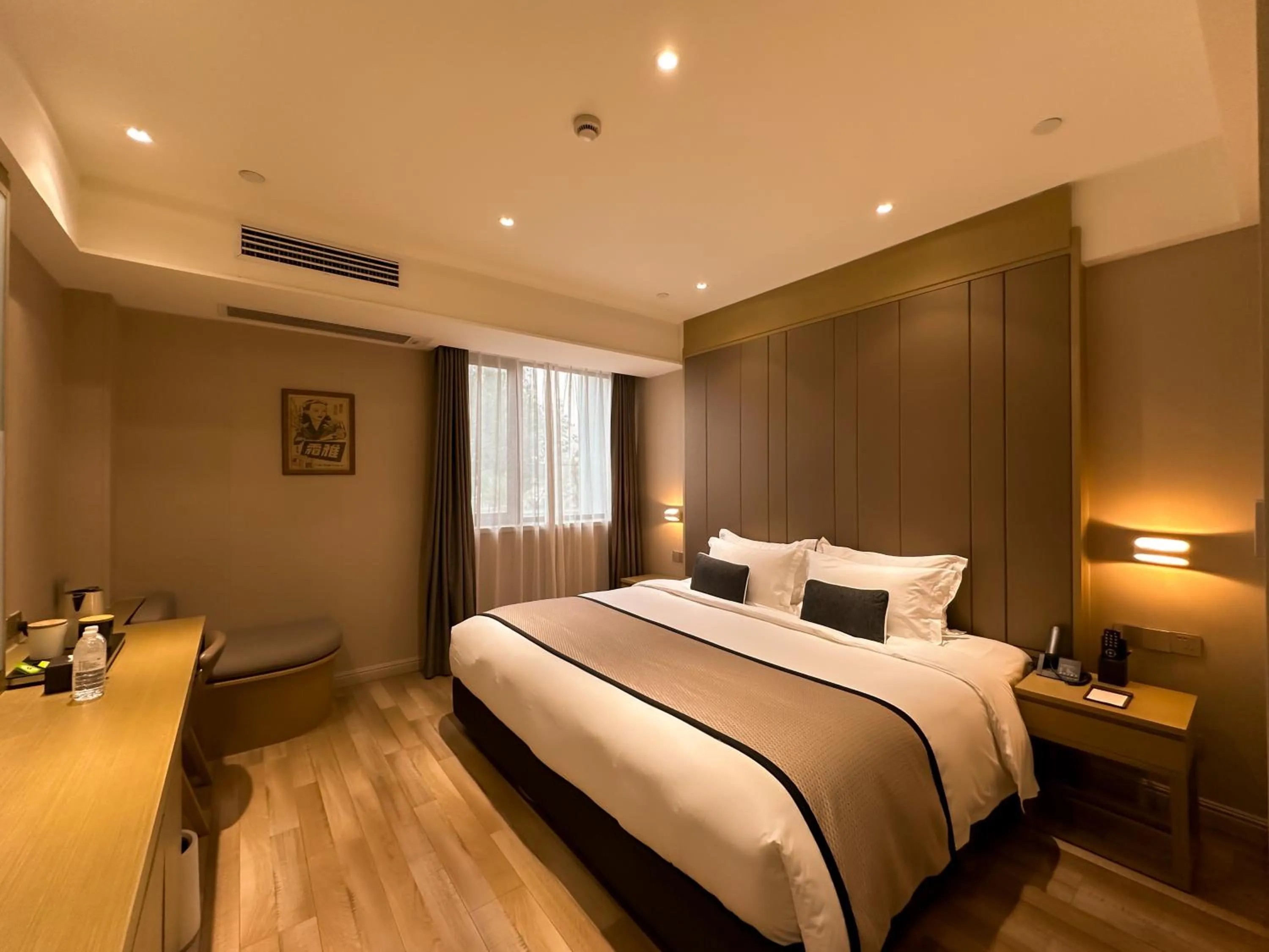 Photo of the whole room, Bed in SHANGHAI-DECO Hotel-Free shuttle bus from Pudong Airport and Disneyland