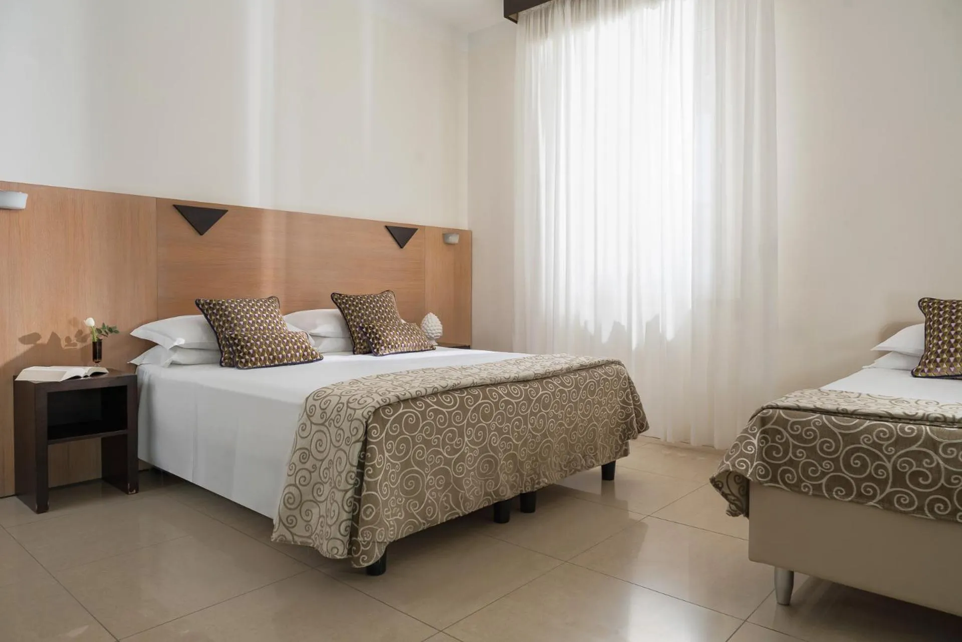 Bed in Hotel Calypso- Rimini Marina Centro