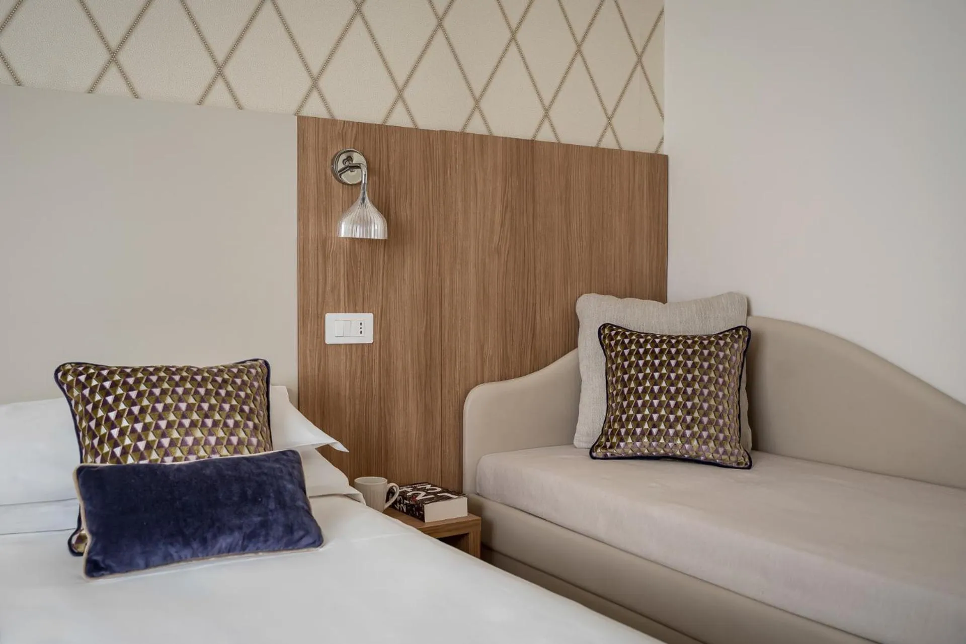 Bed in Hotel Calypso- Rimini Marina Centro