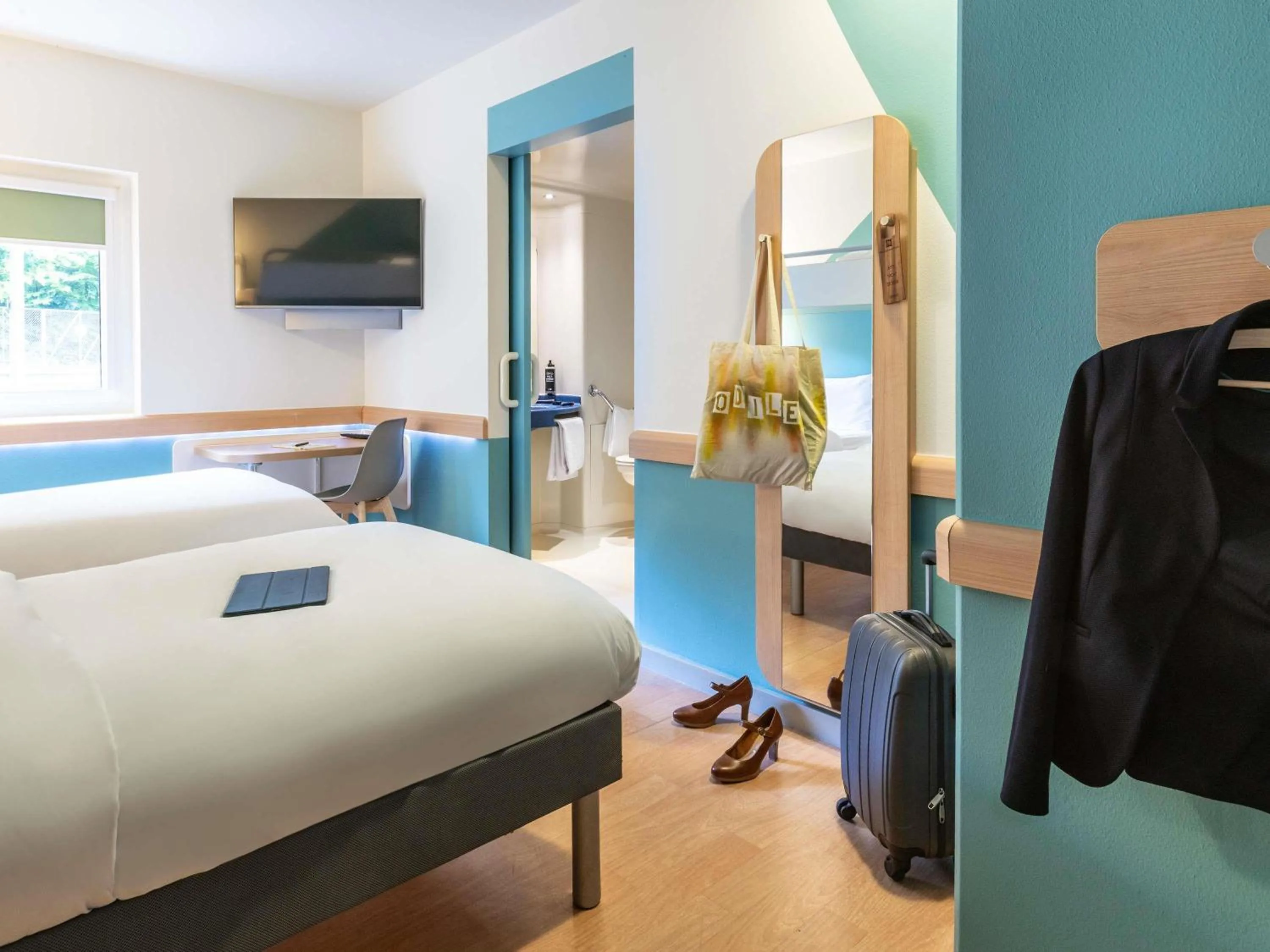 Bedroom, Bed in ibis budget Basel Pratteln