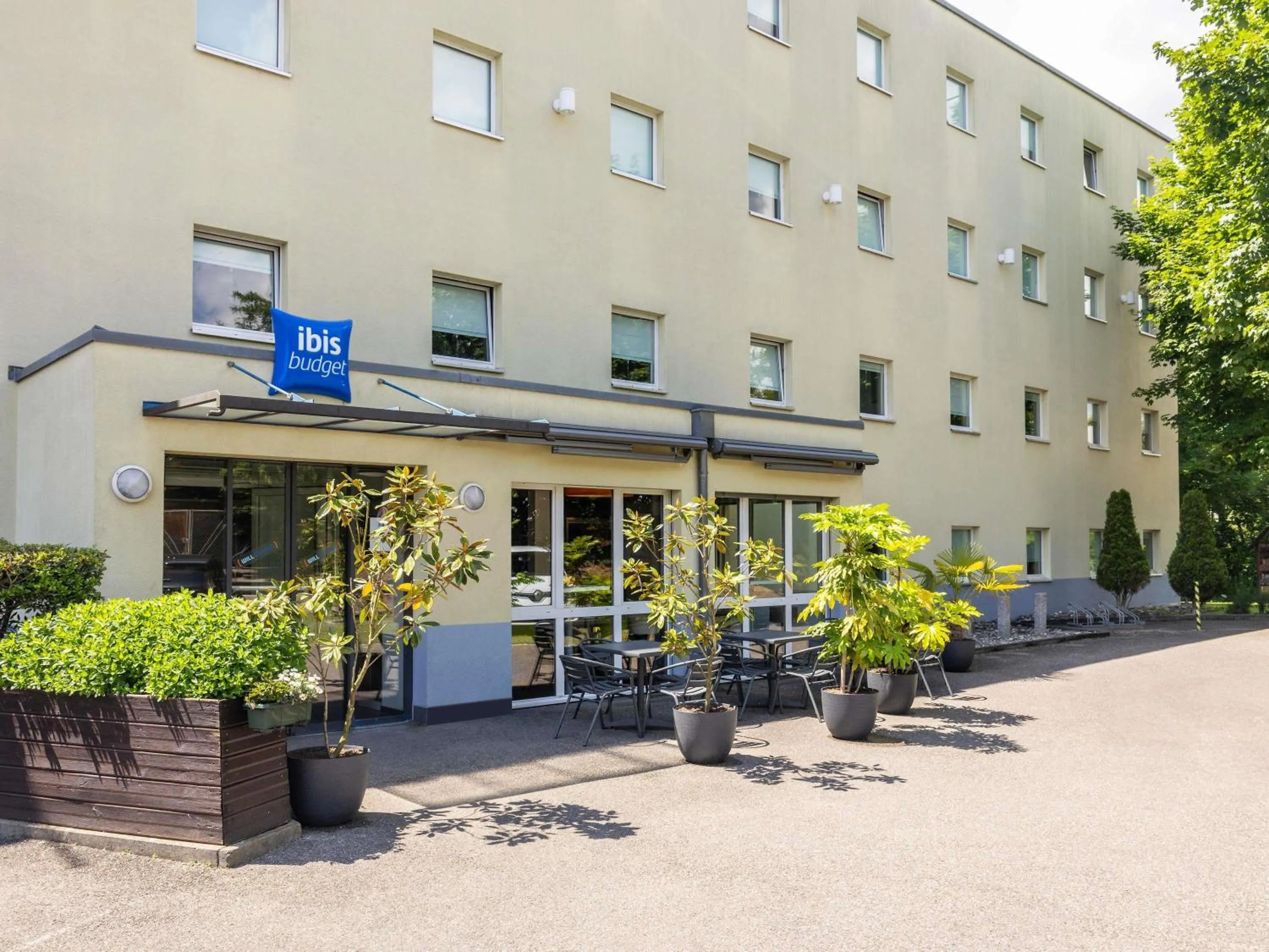 Property building in ibis budget Basel Pratteln