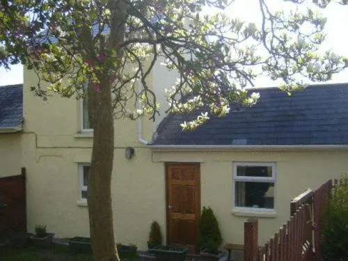 Property building in Penybryn Cottages