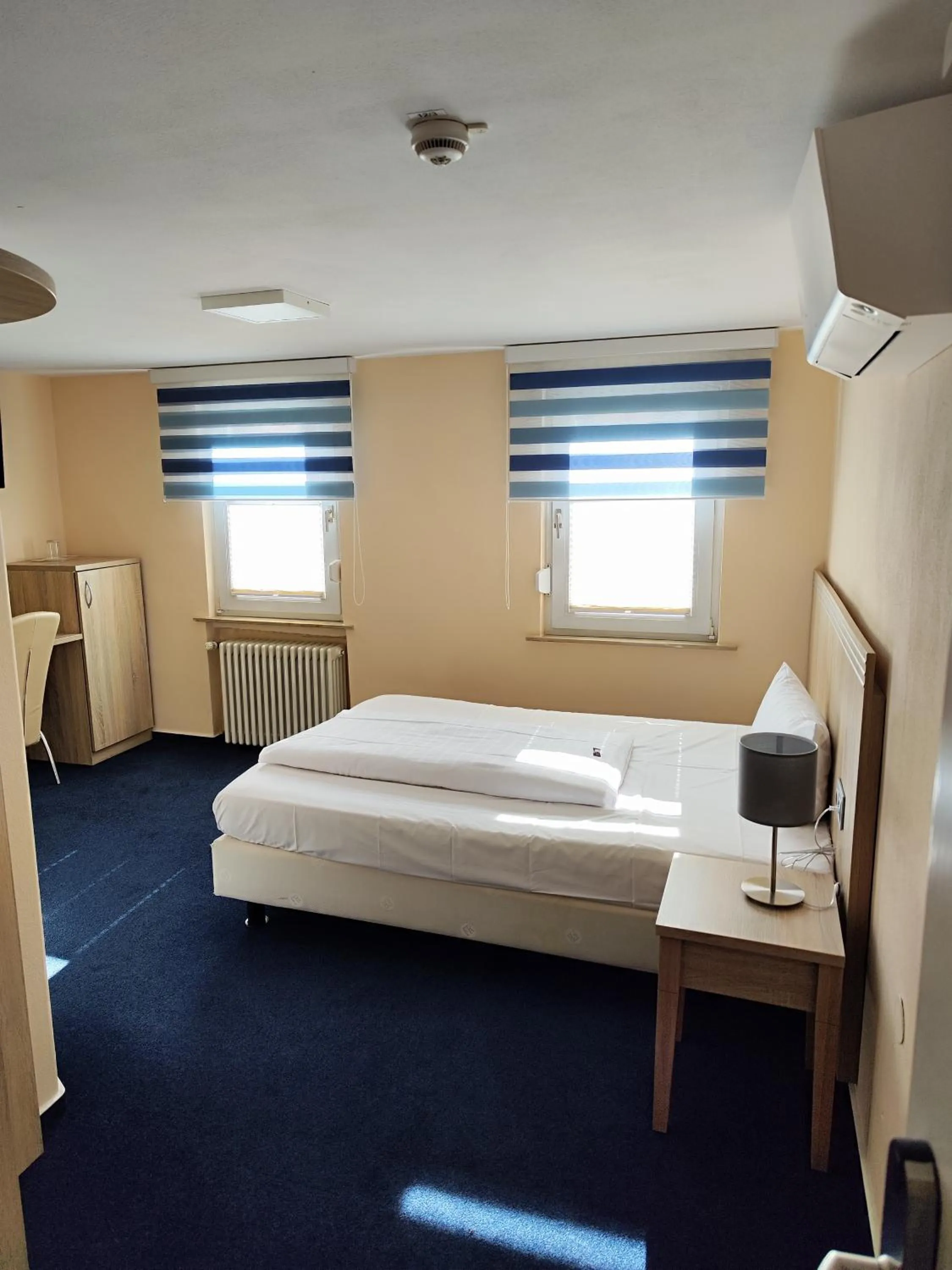 Bed in Hotel Altes Weinhaus