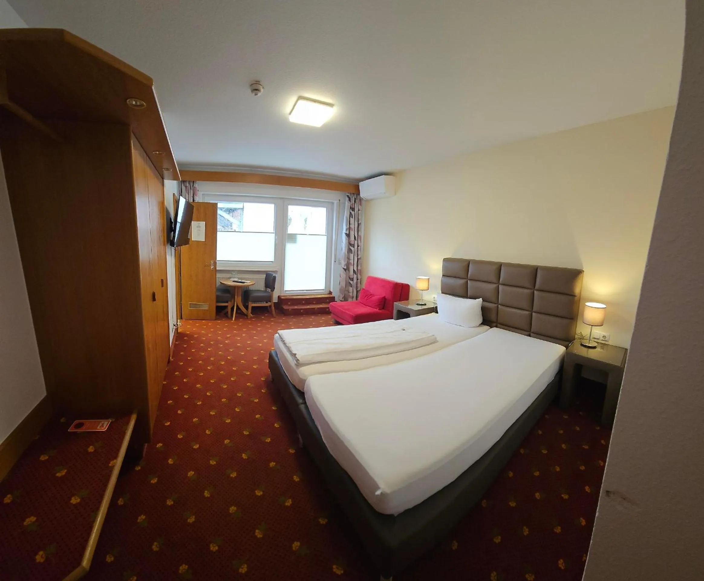 Bed in Hotel Altes Weinhaus