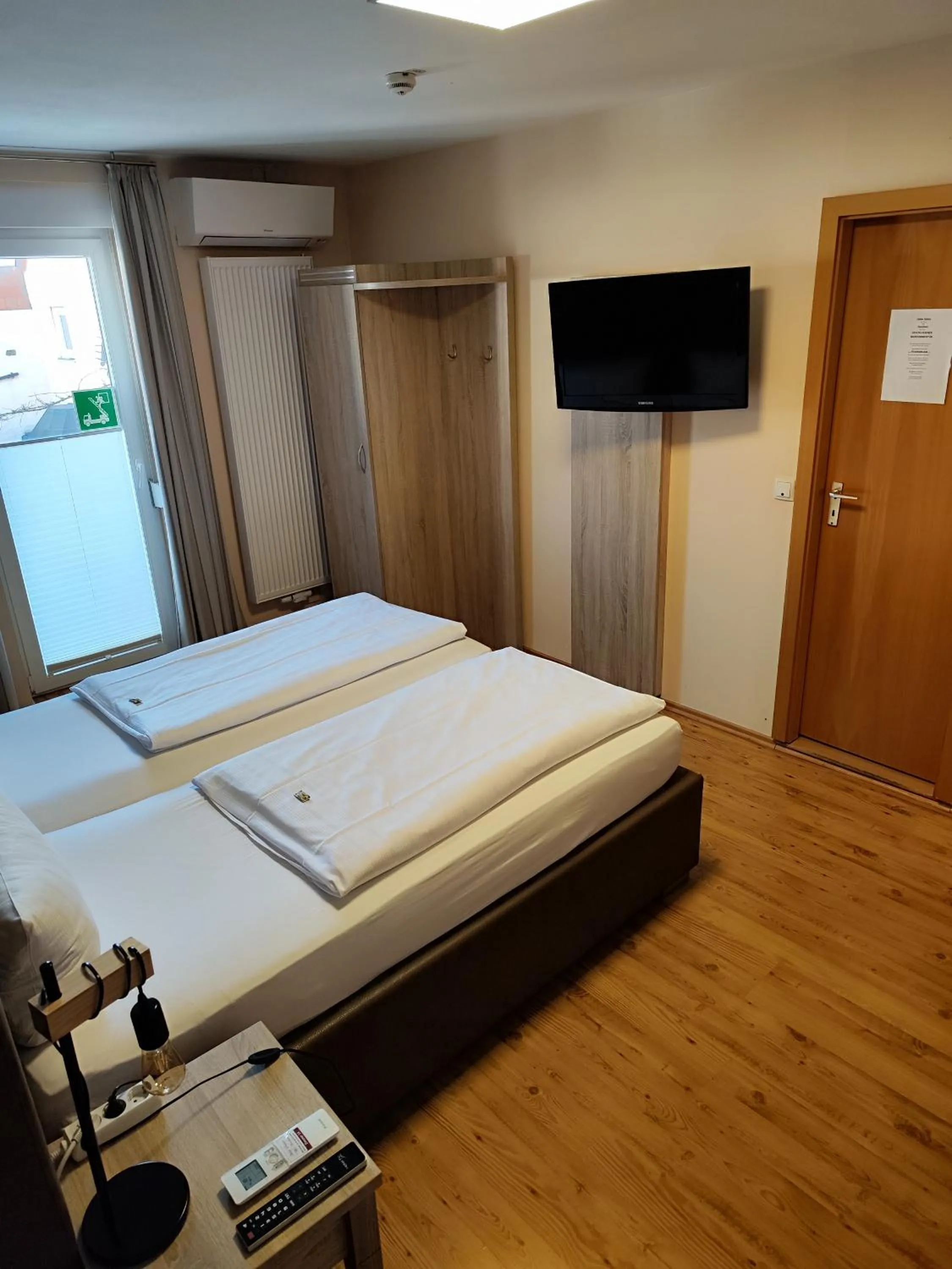 Bed in Hotel Altes Weinhaus