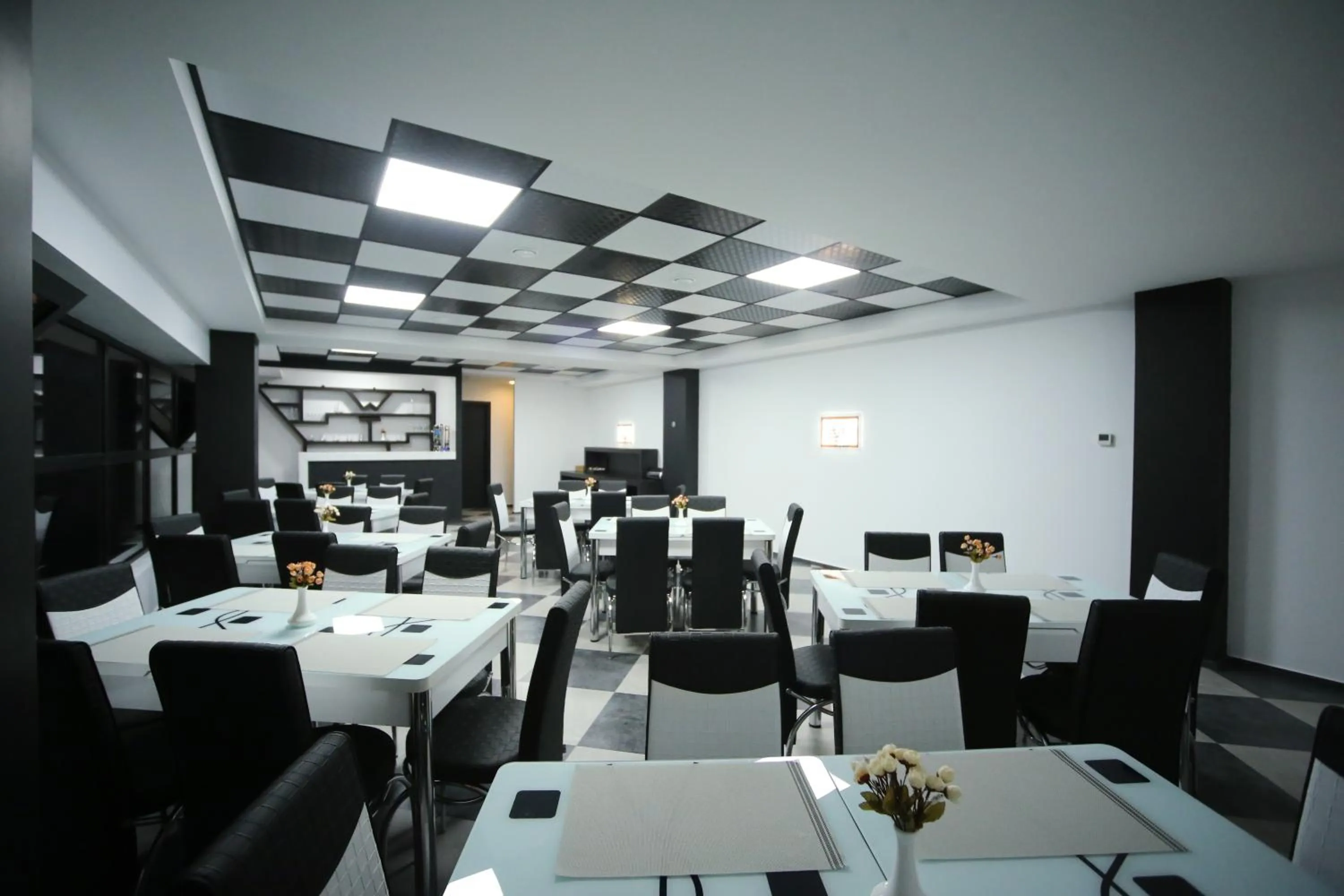 Restaurant/places to eat in West Tower Hotel