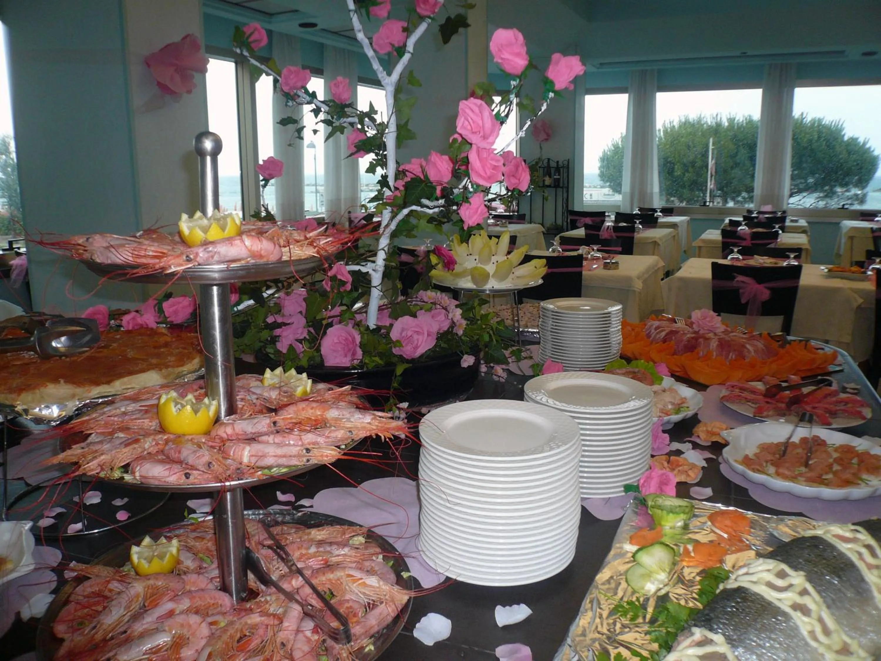 Food in Hotel Mondial