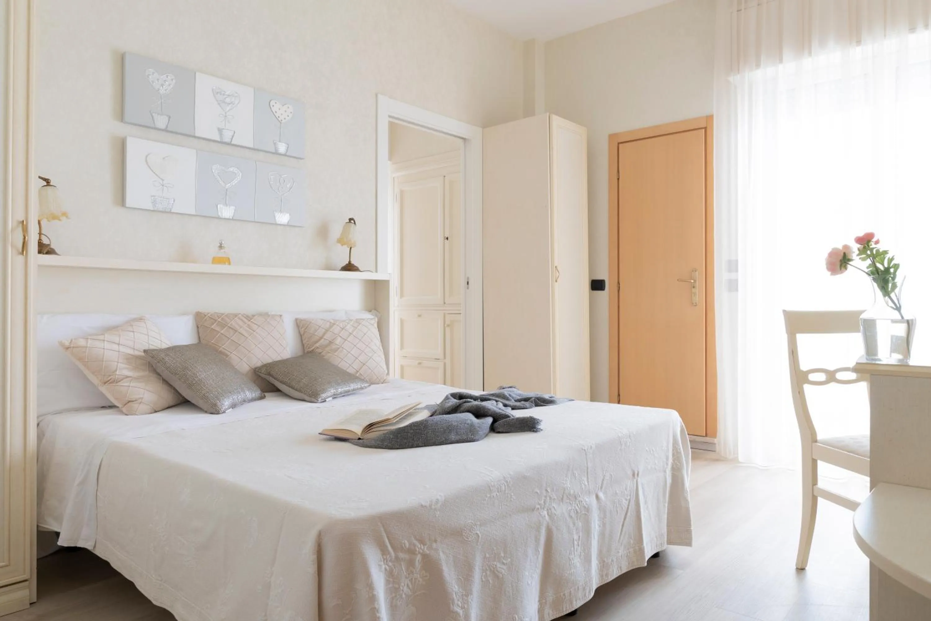 Bed in Hotel Mondial