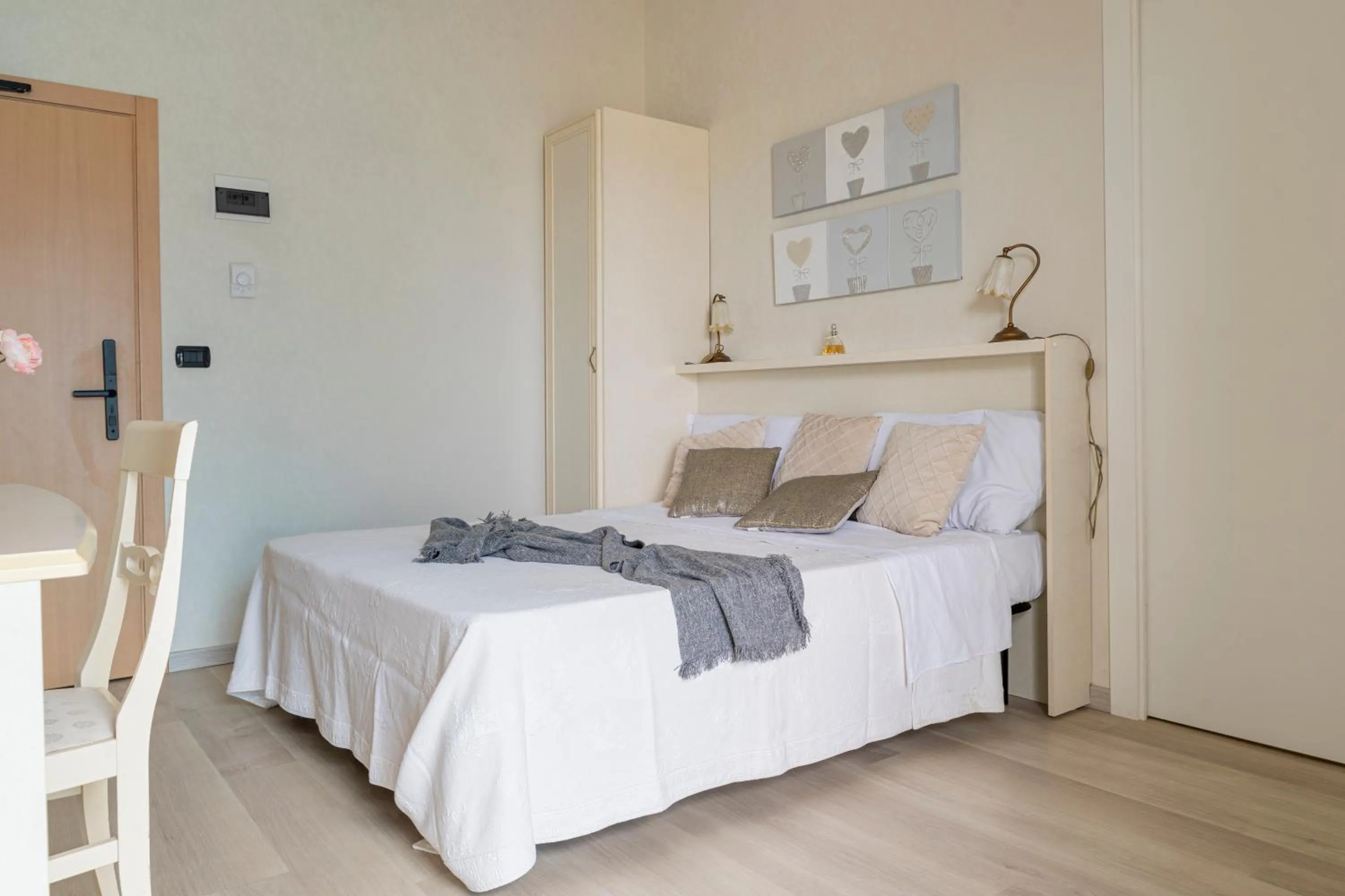 Bed in Hotel Mondial