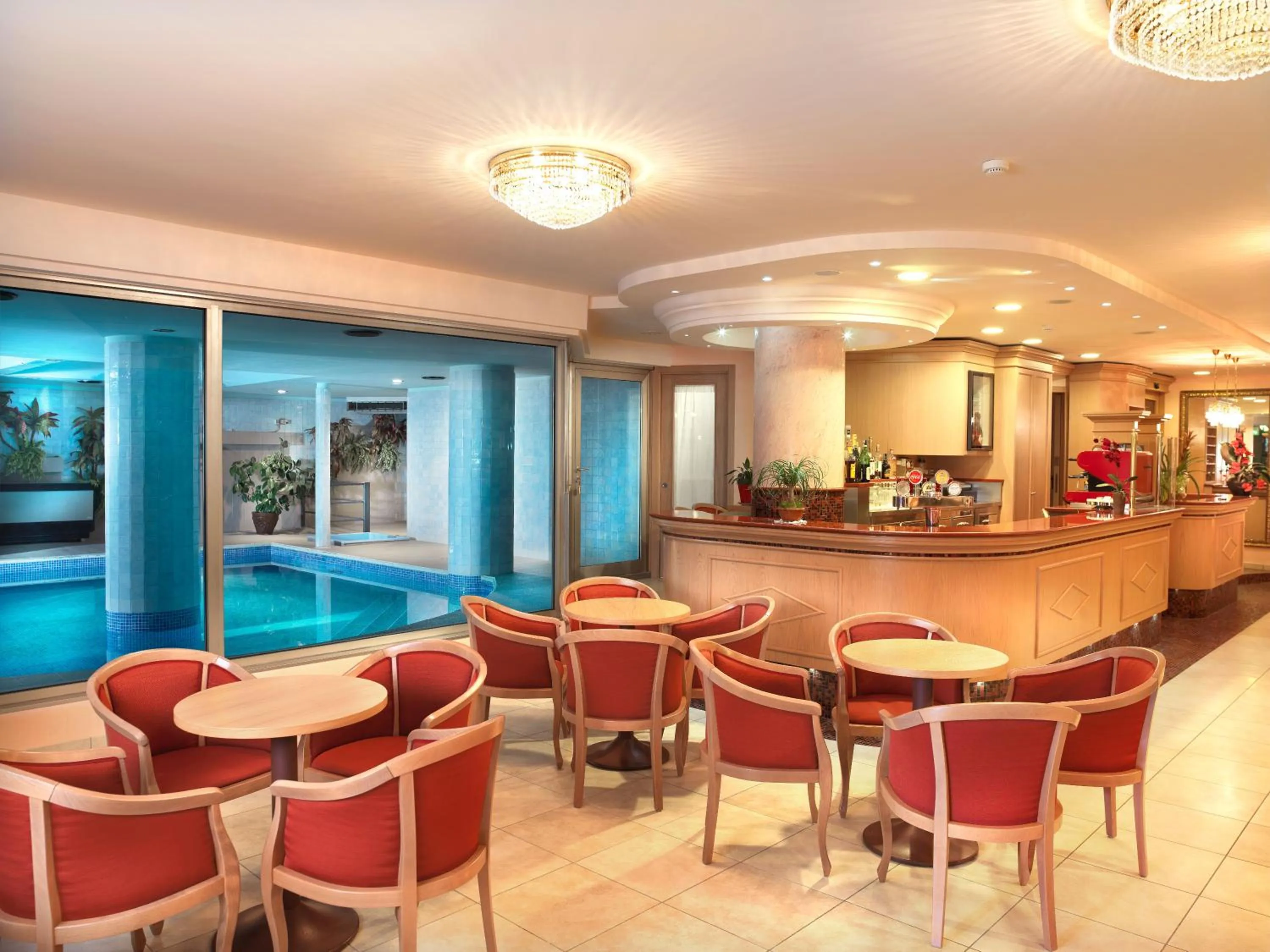 Communal lounge/ TV room in Hotel Mondial