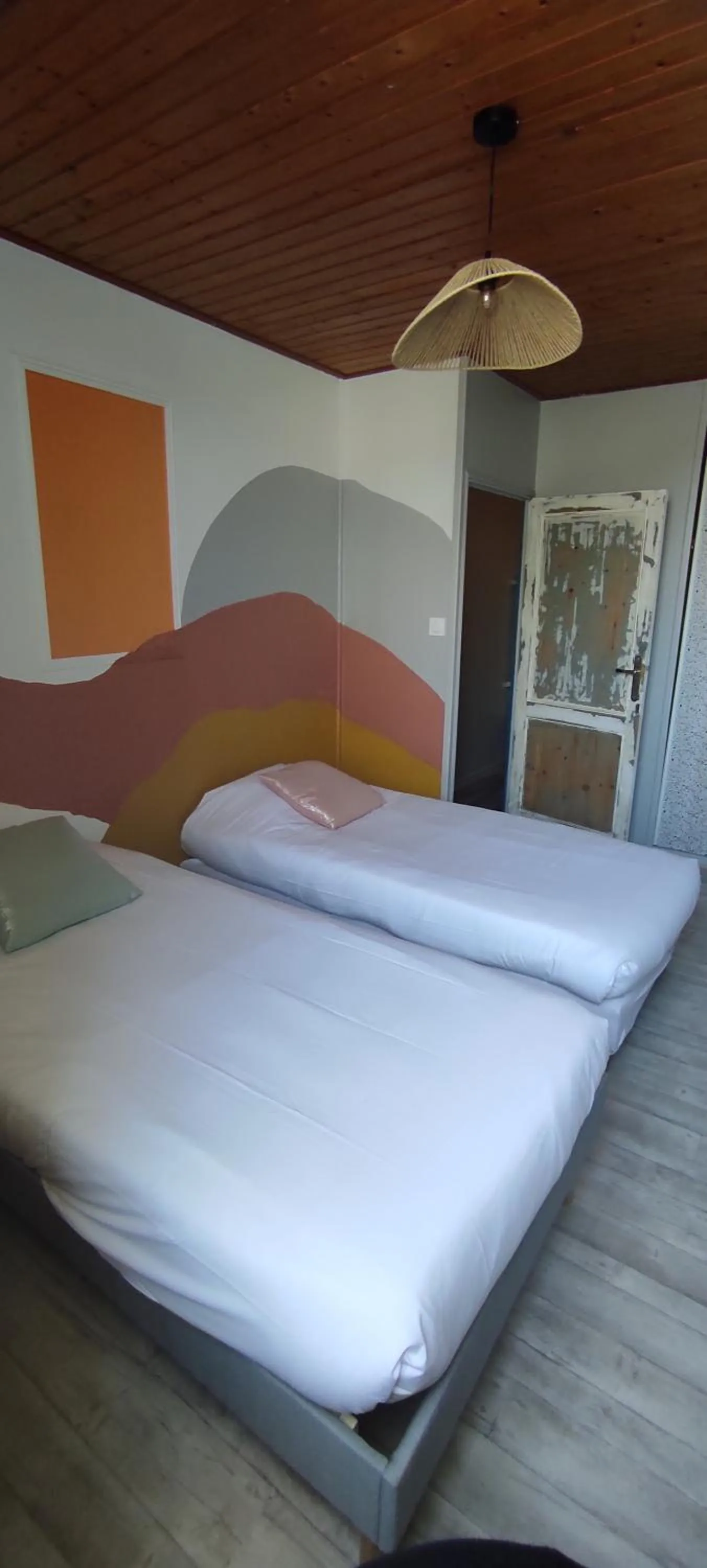 Bedroom, Bed in Hotel Les Vieux Acacias