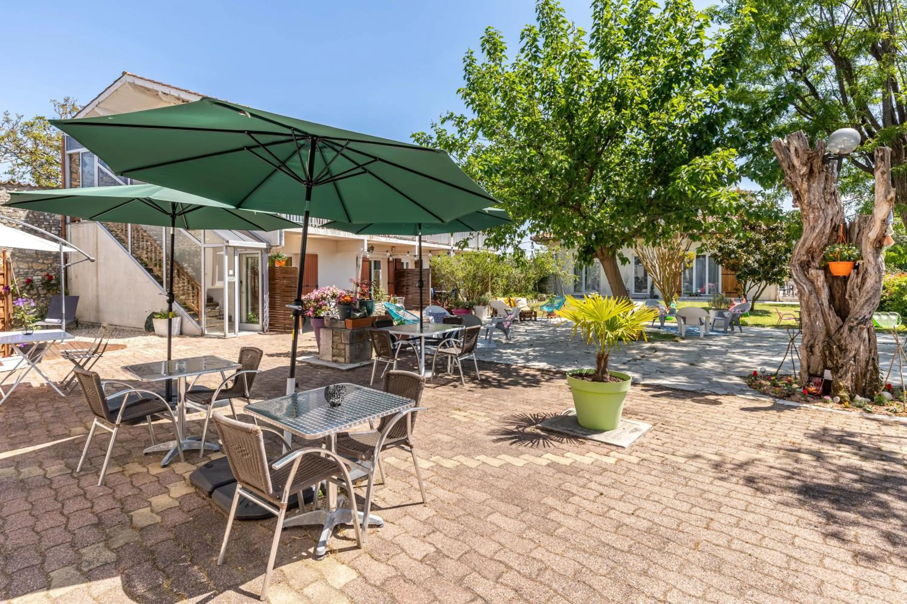 Balcony/Terrace in Hotel Les Vieux Acacias