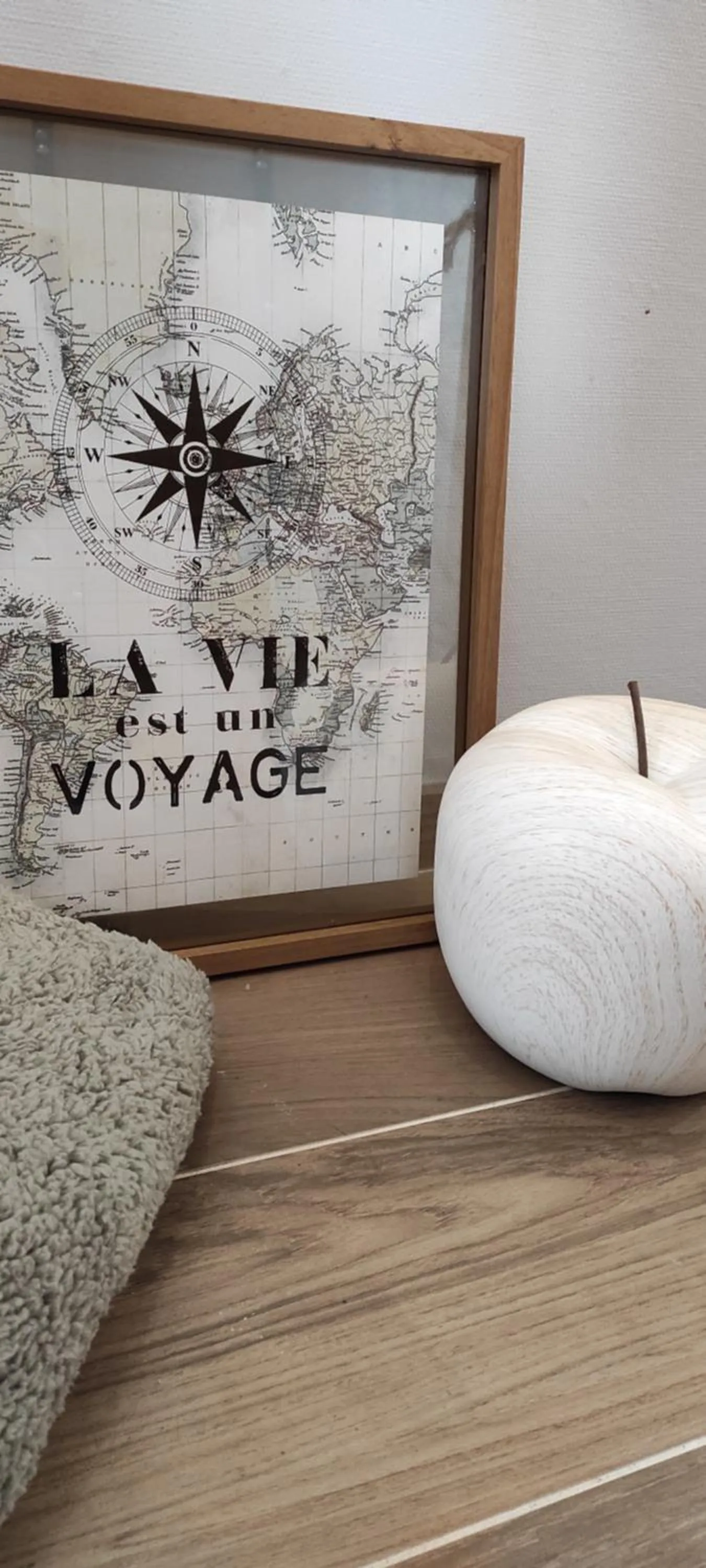 Decorative detail in Hotel Les Vieux Acacias