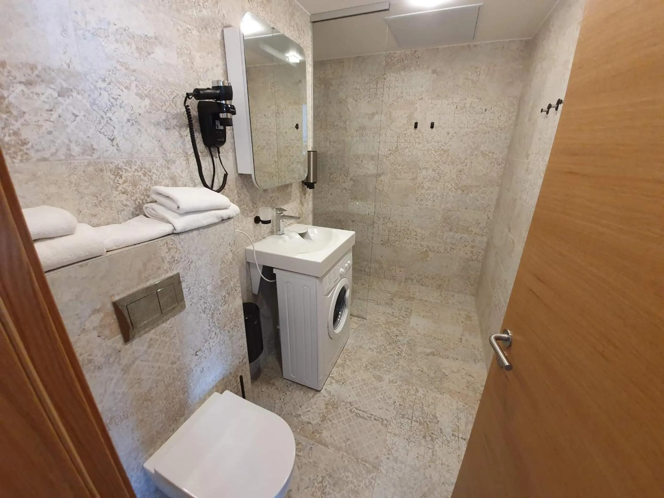 Shower in Viiking Spa Hotel