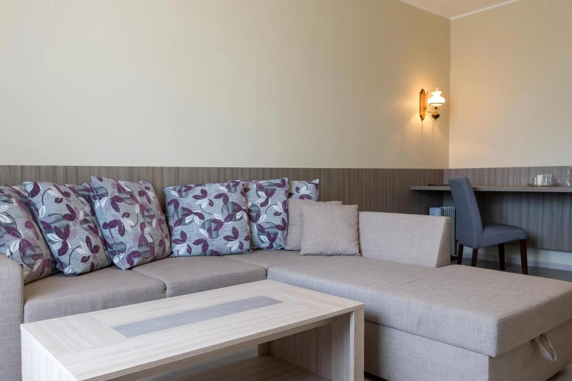 Living room in Viiking Spa Hotel