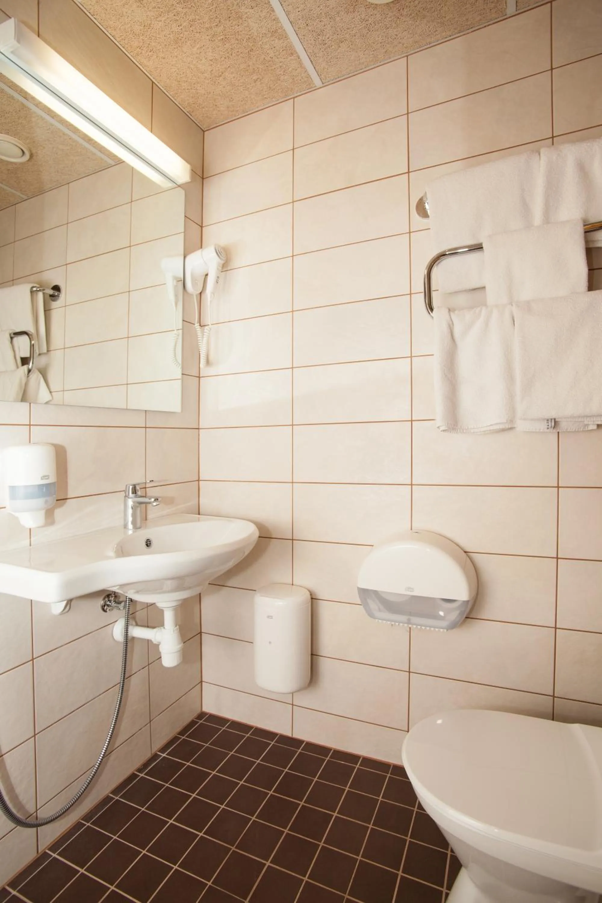 Shower in Viiking Spa Hotel