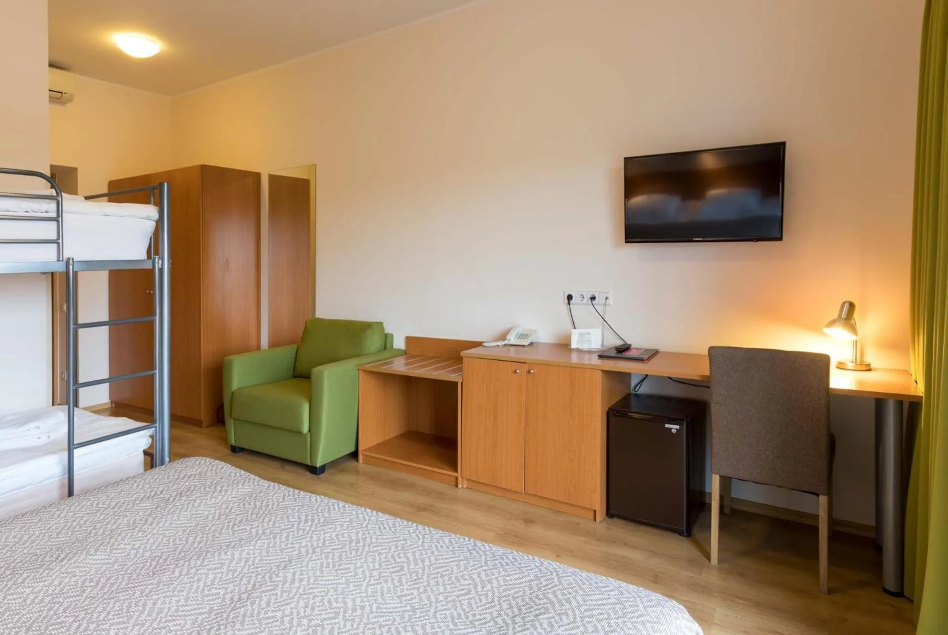 TV and multimedia, Bed in Viiking Spa Hotel