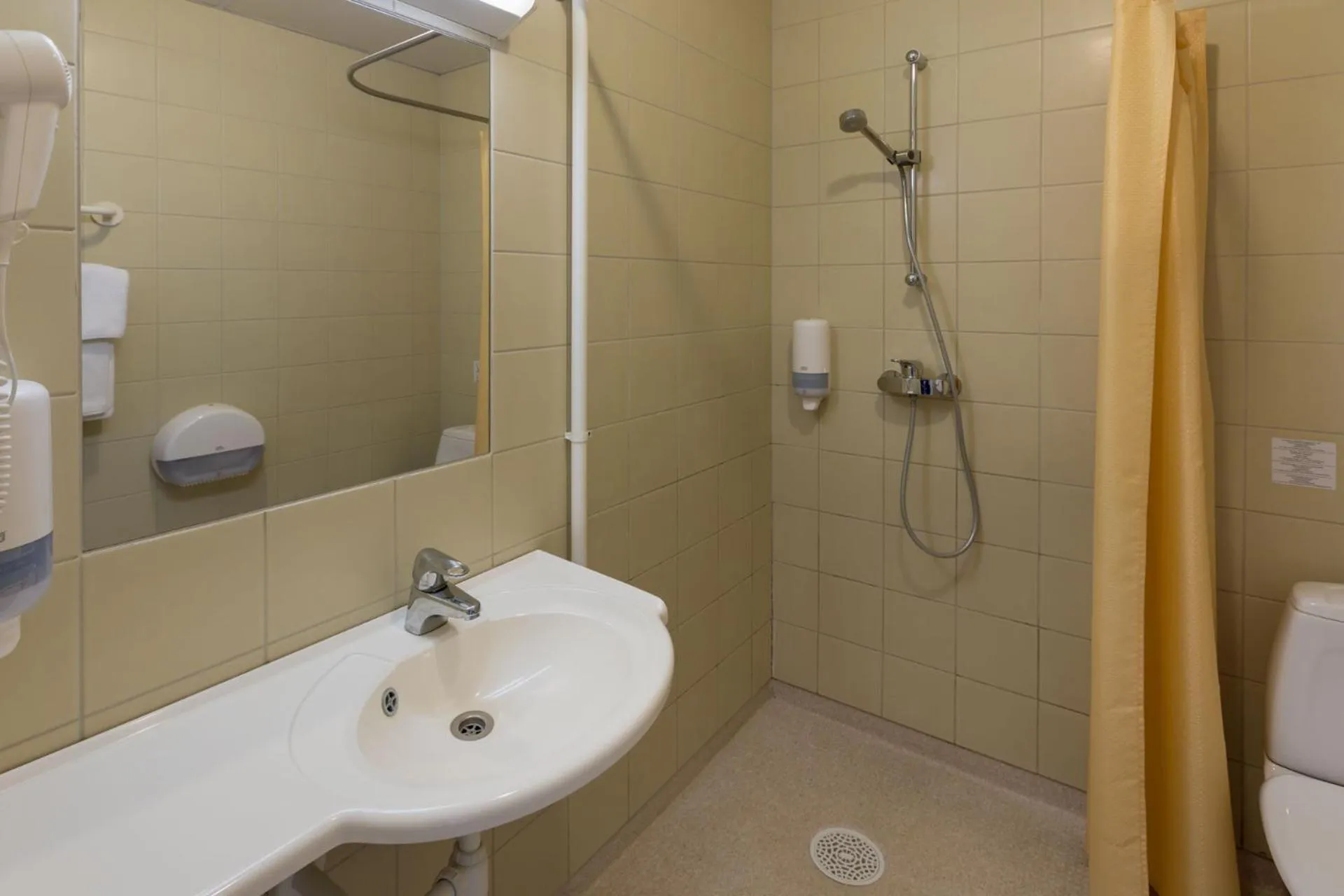 Bathroom in Viiking Spa Hotel