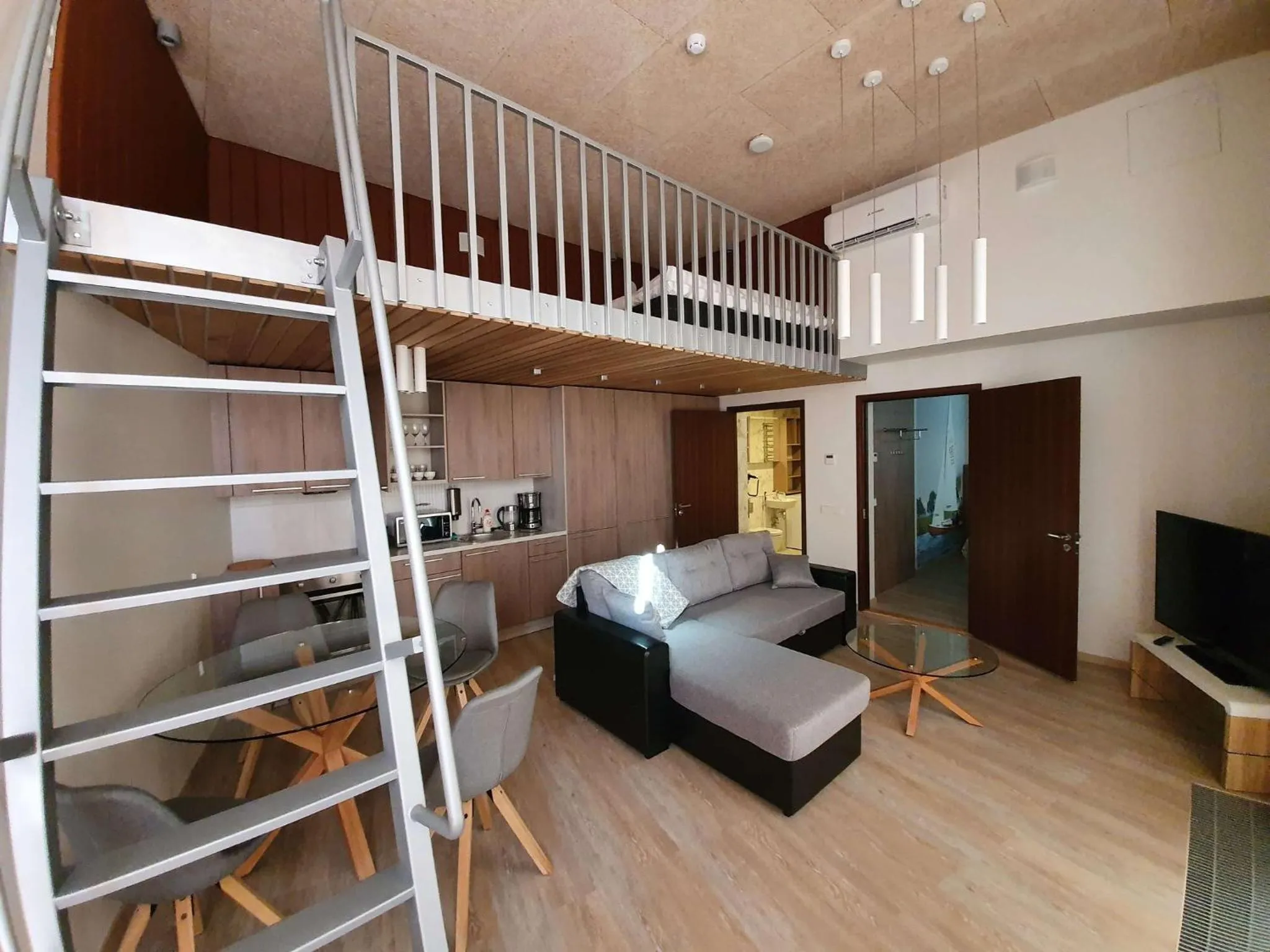 Kitchen or kitchenette, Bed in Viiking Spa Hotel