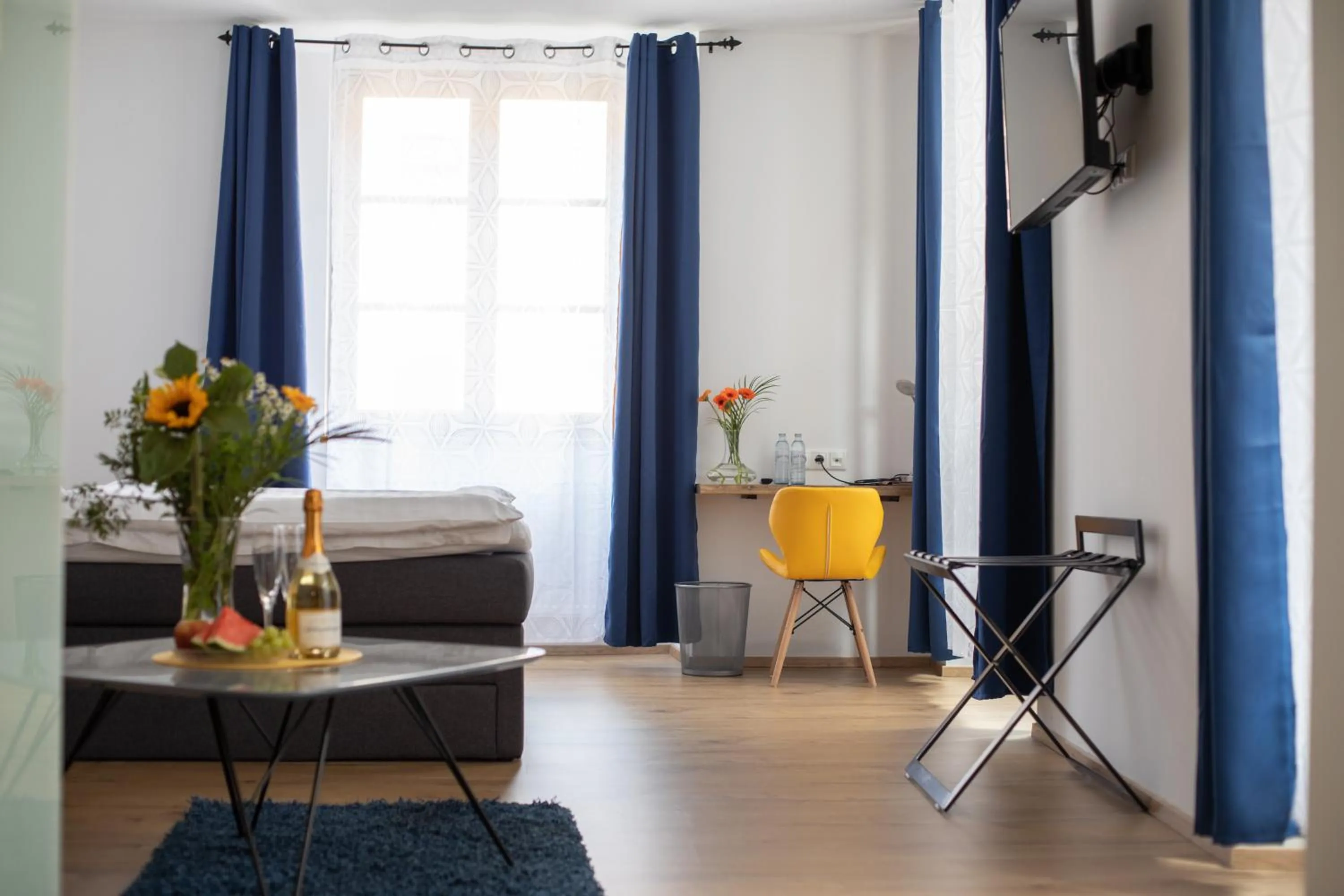 Bed in Hotel Zum Goldenen Hirschen