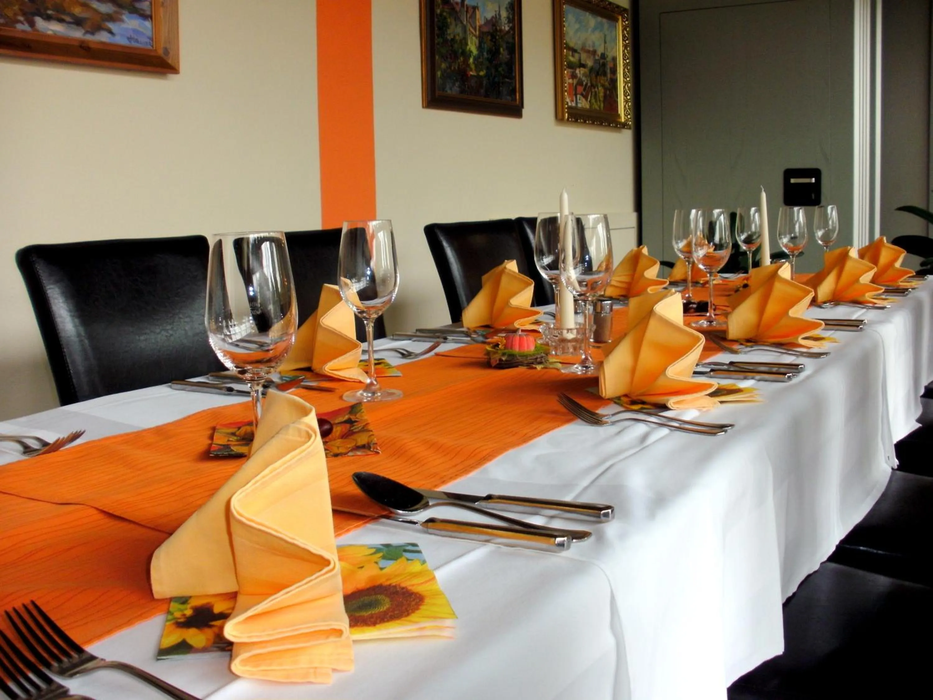 Restaurant/places to eat in Hotel Zum Goldenen Hirschen