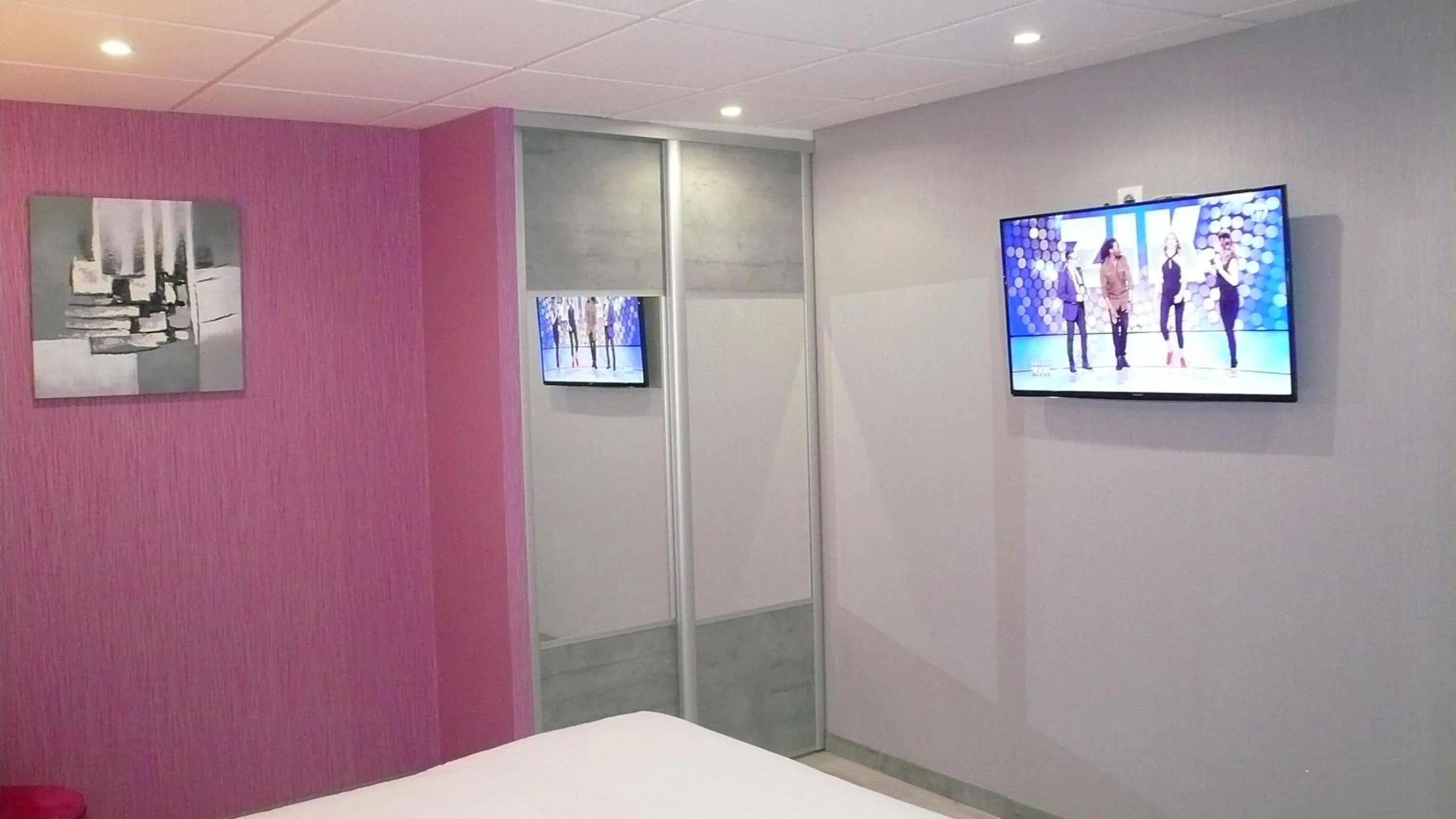 TV and multimedia in Hôtel L'Européen