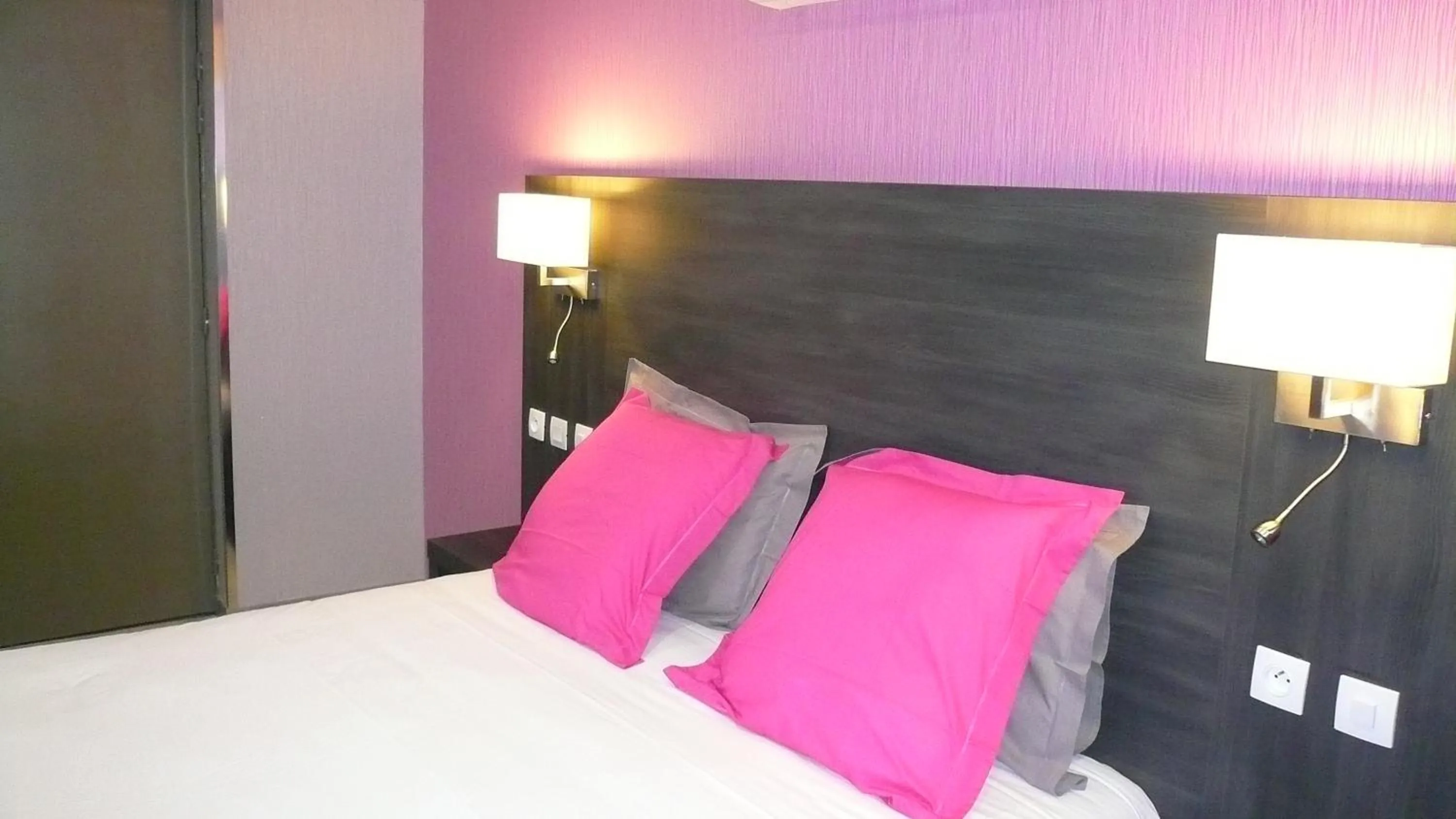 Bed in Hôtel L'Européen