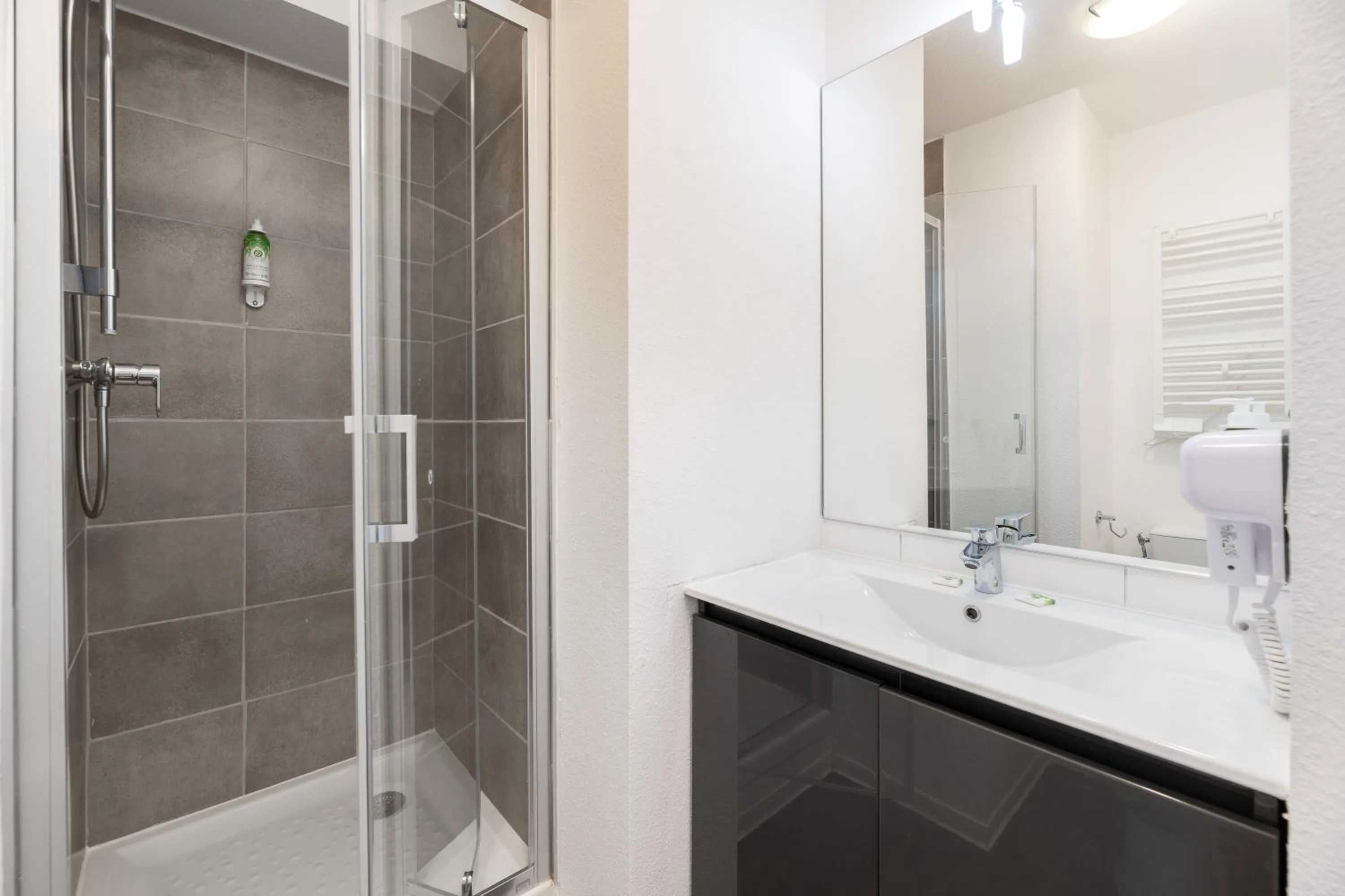 Shower in Residhotel St Etienne Centre