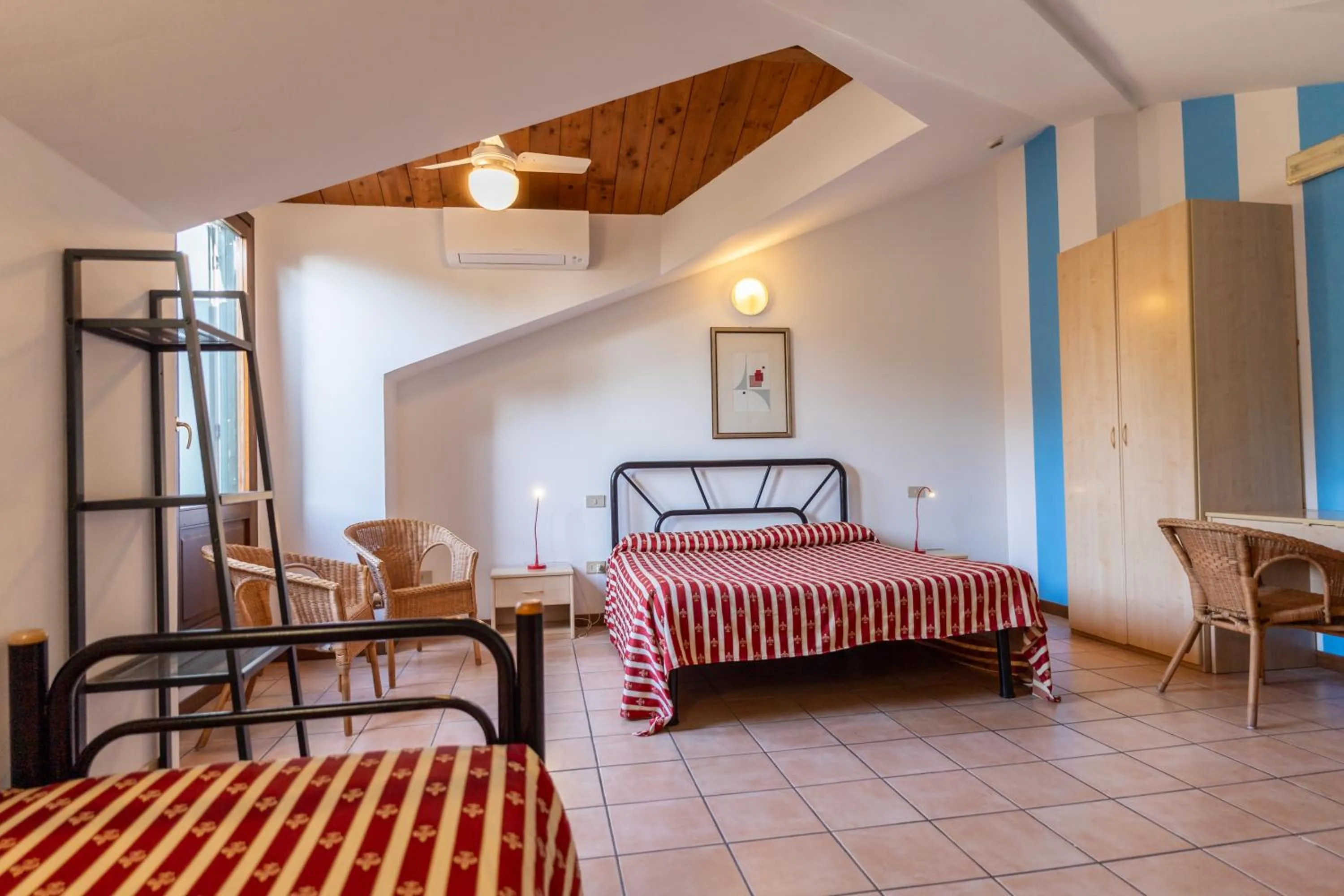 Bed in Hotel Il Lato Azzurro - Isola di Sant'Erasmo - NO VEHICLES ACCESS