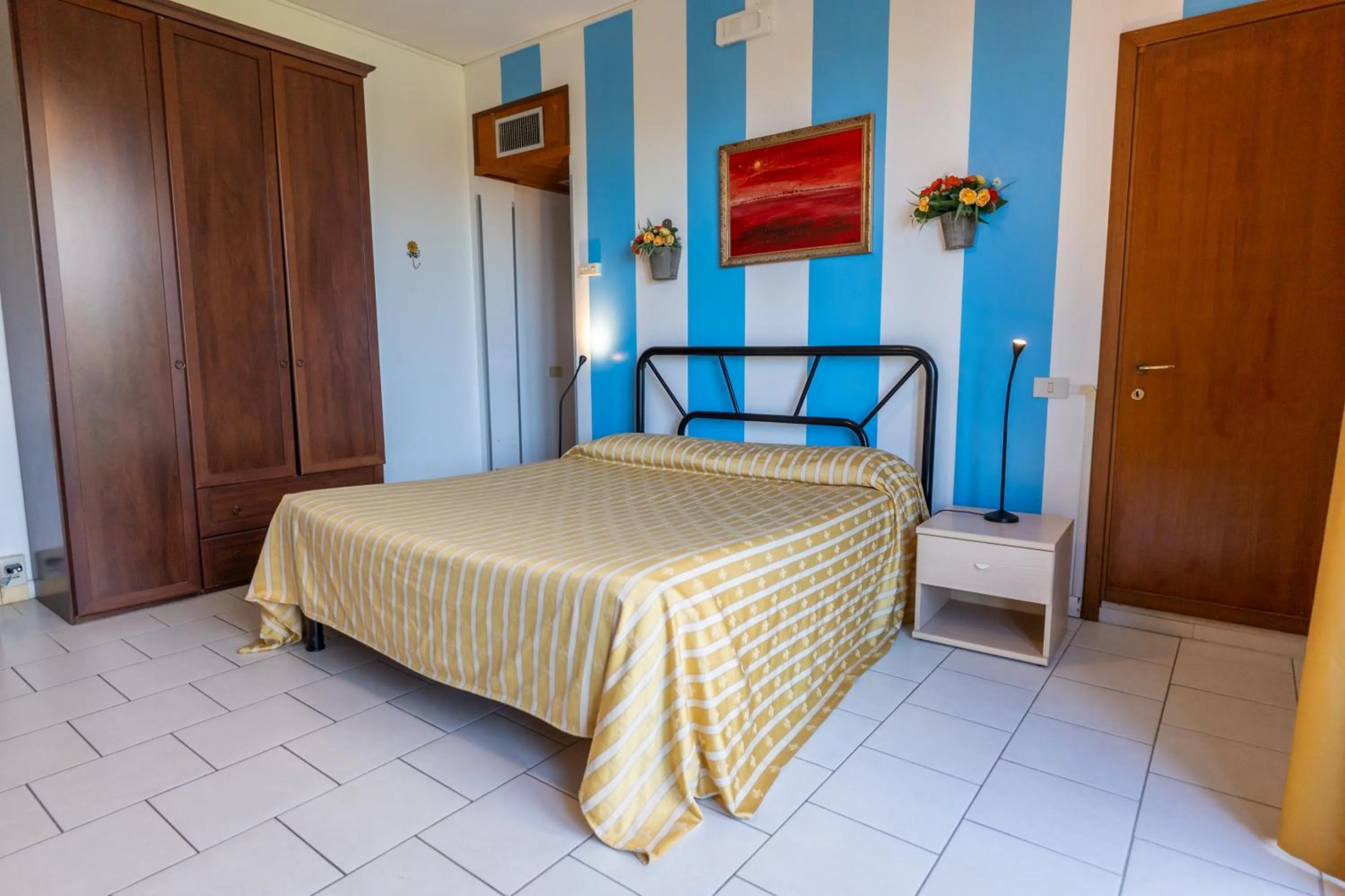 Bed in Hotel Il Lato Azzurro - Isola di Sant'Erasmo - NO VEHICLES ACCESS