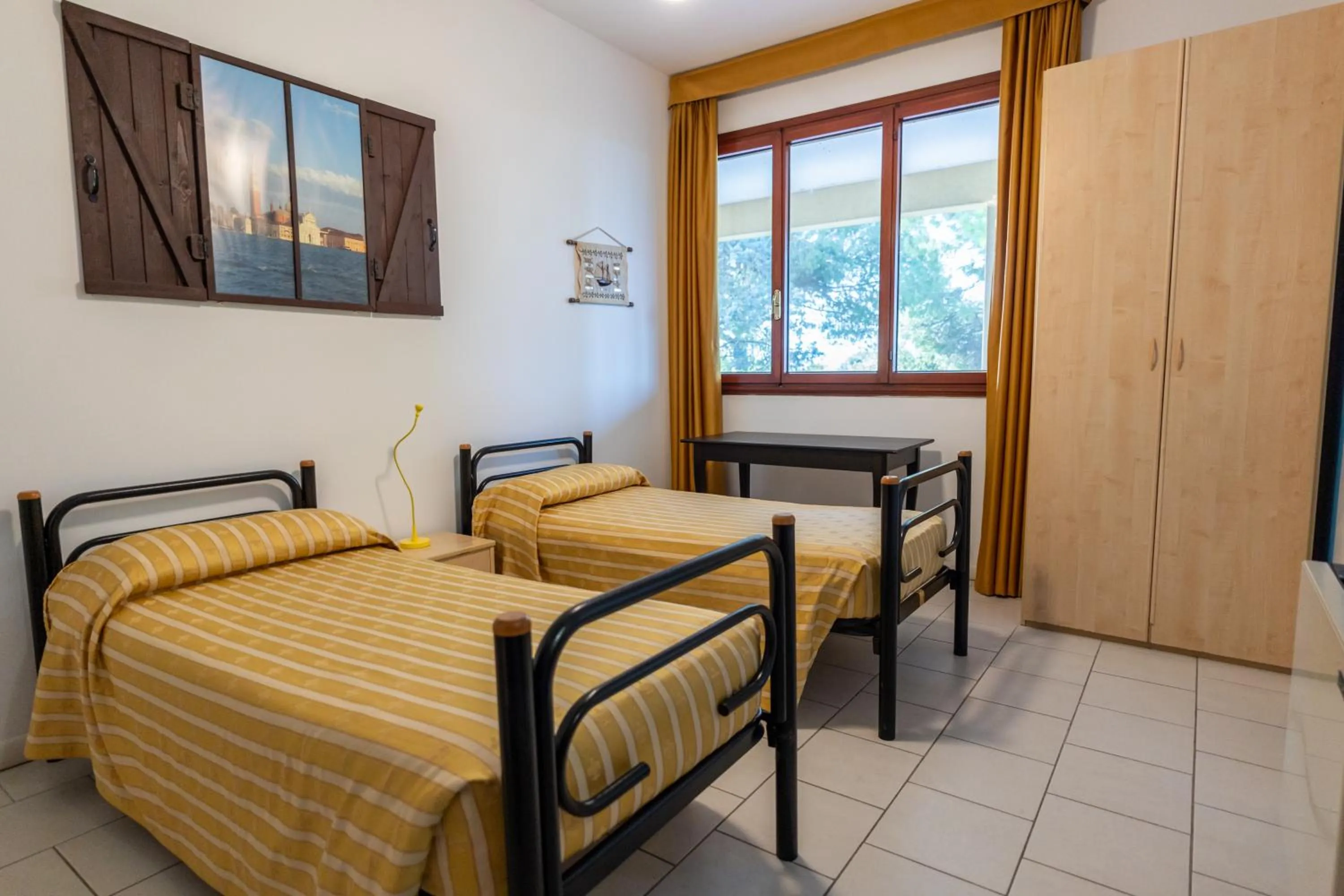 Photo of the whole room, Bed in Hotel Il Lato Azzurro - Isola di Sant'Erasmo - NO VEHICLES ACCESS
