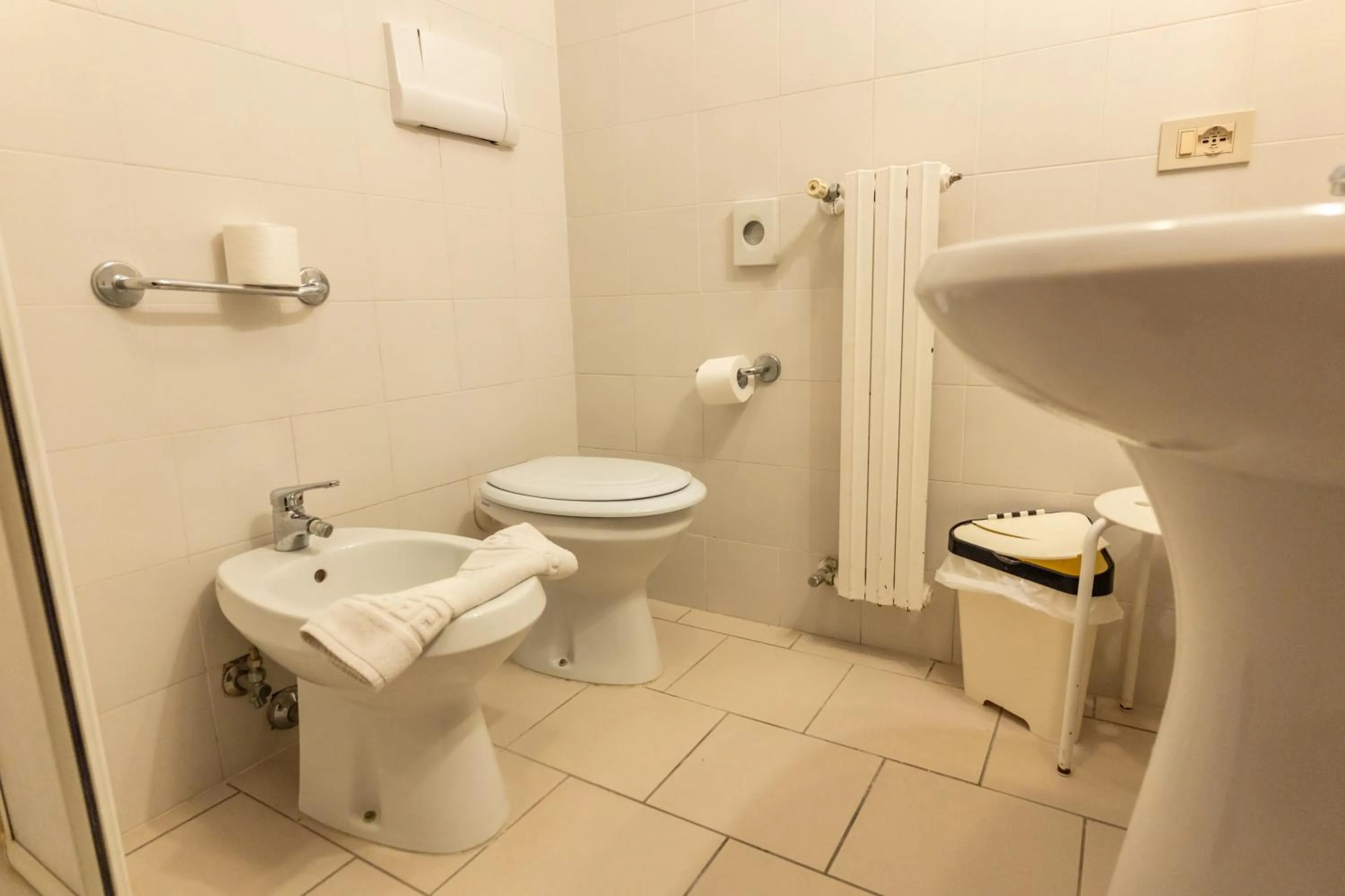 Shower in Hotel Il Lato Azzurro - Isola di Sant'Erasmo - NO VEHICLES ACCESS