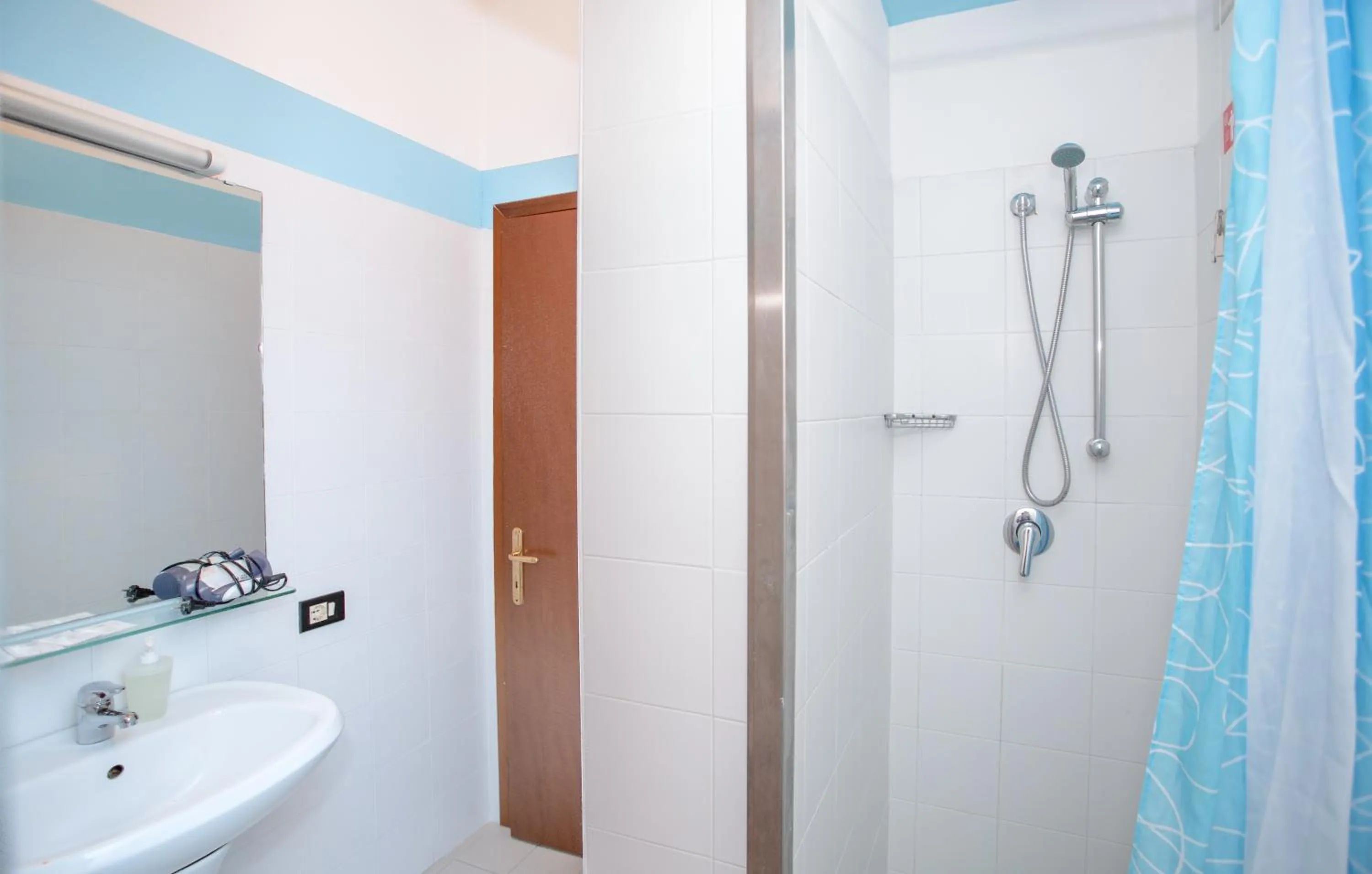 Bathroom in Hotel Il Lato Azzurro - Isola di Sant'Erasmo - NO VEHICLES ACCESS