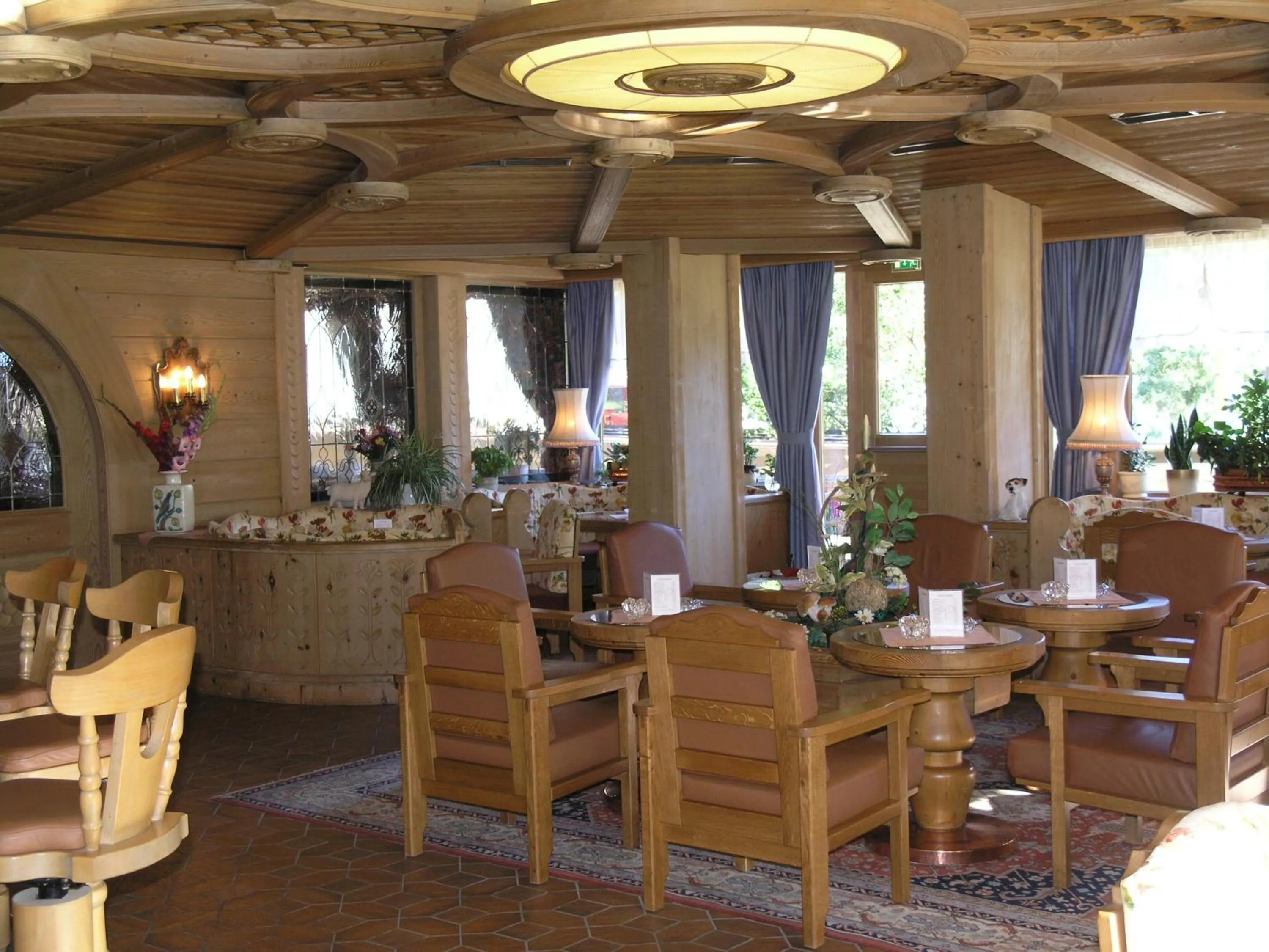 Lounge or bar in Parkhotel Sölden