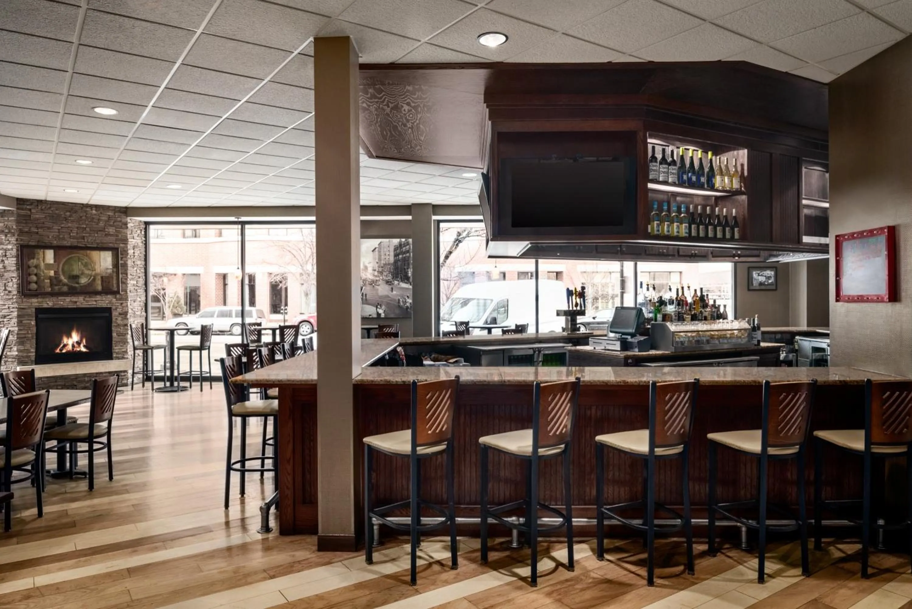 Restaurant/places to eat in Wyndham Springfield City Centre