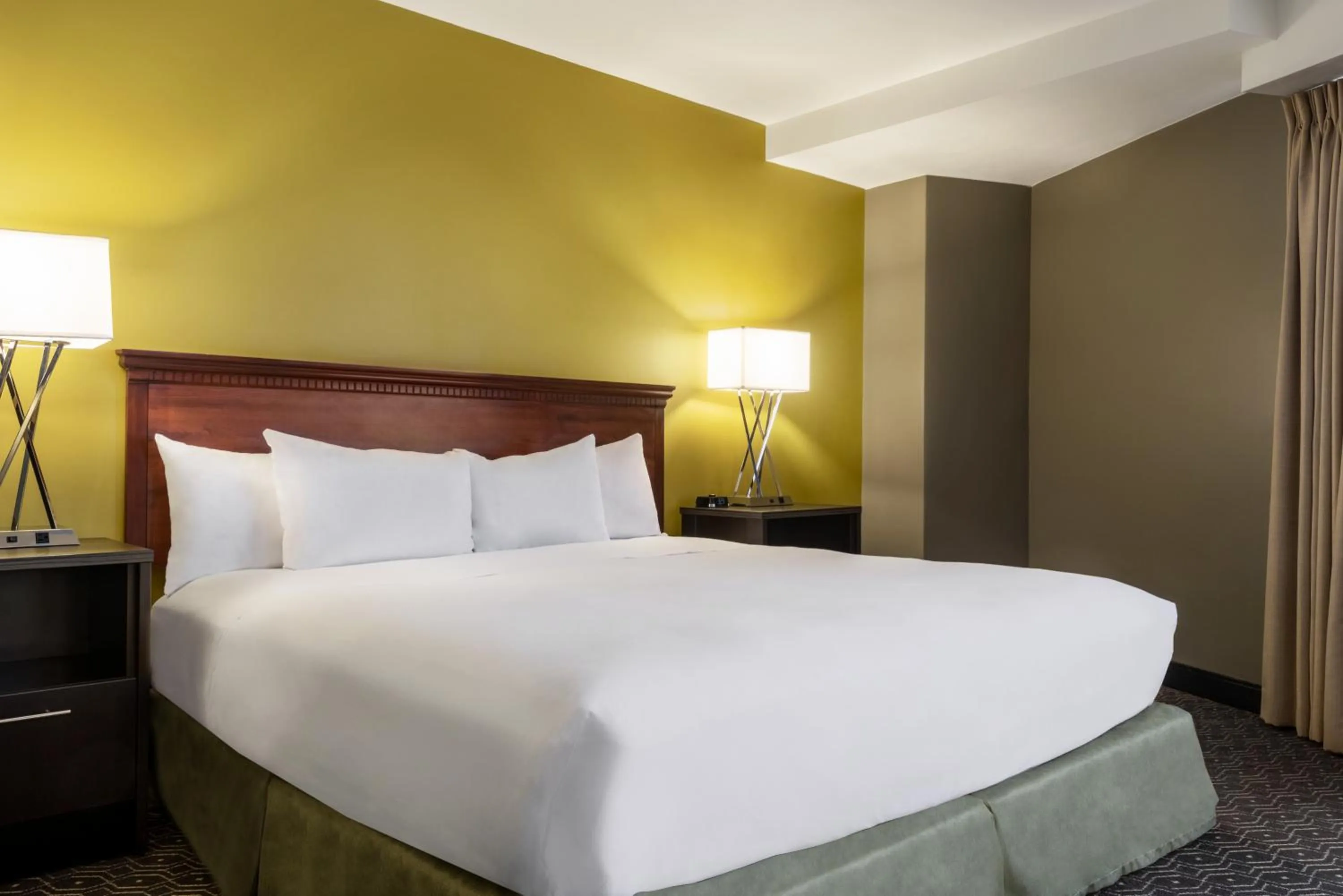 Bedroom in Wyndham Springfield City Centre