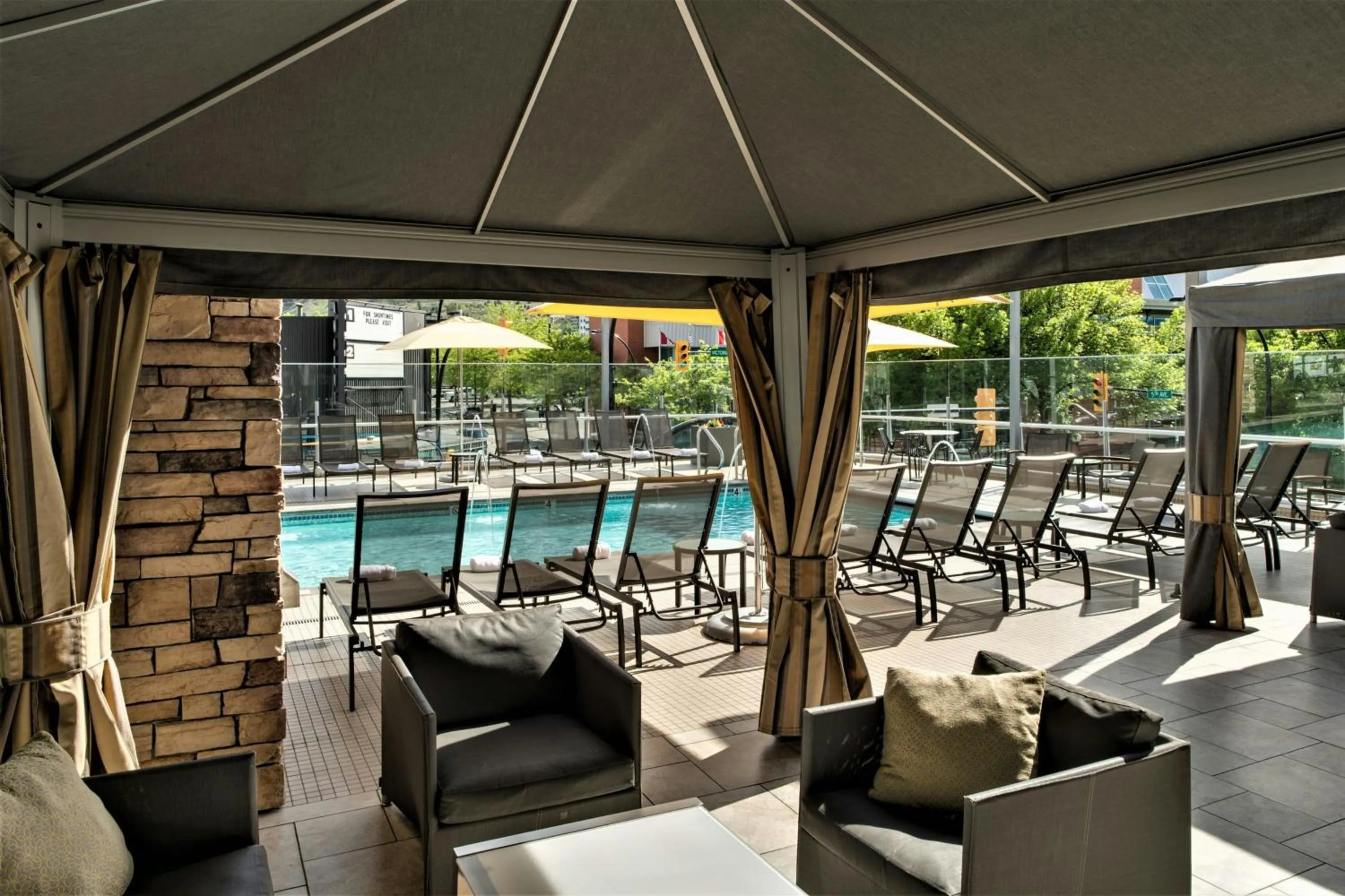Swimming pool in Delta Hotels by Marriott Kamloops