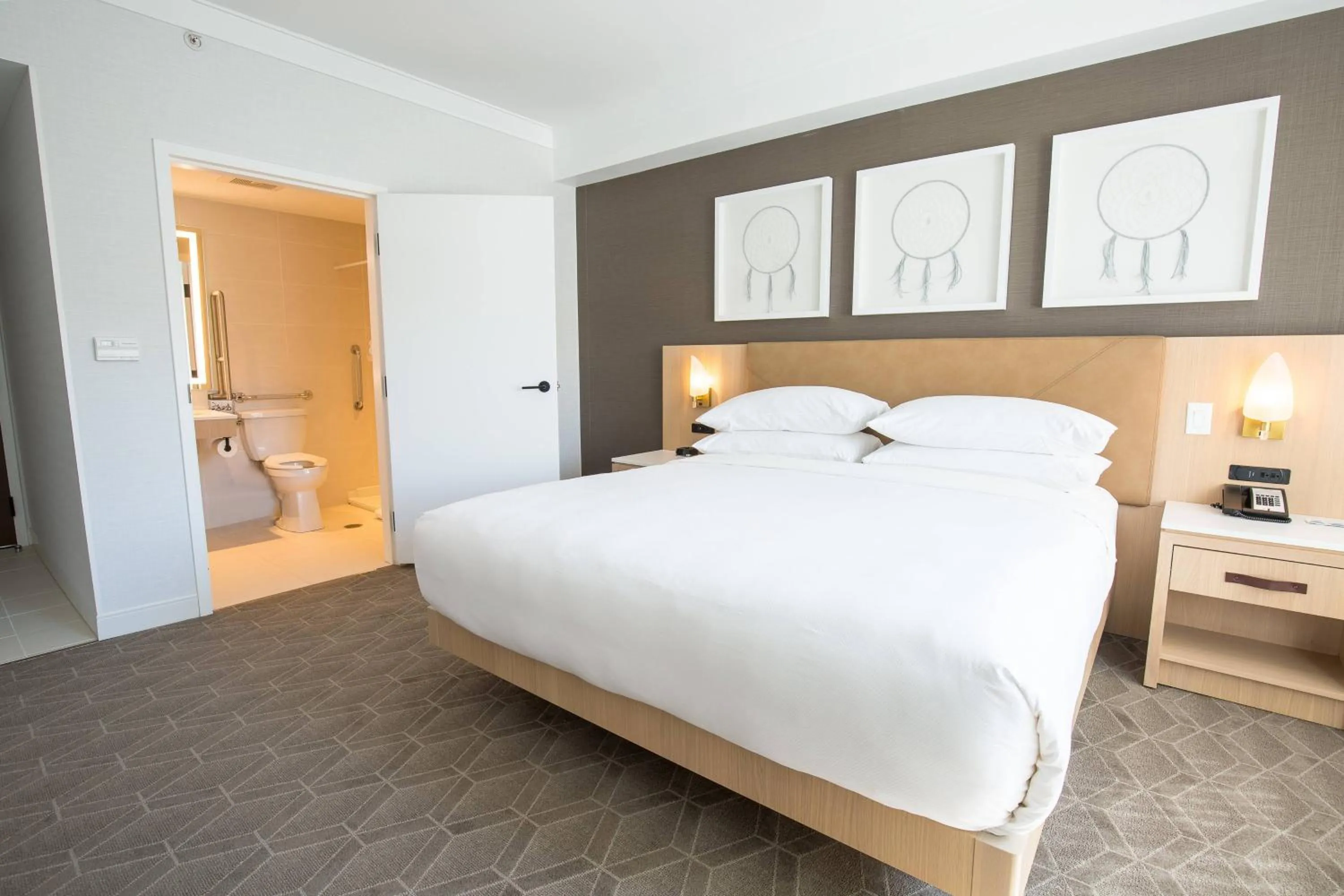 Photo of the whole room, Bed in Delta Hotels by Marriott Kamloops