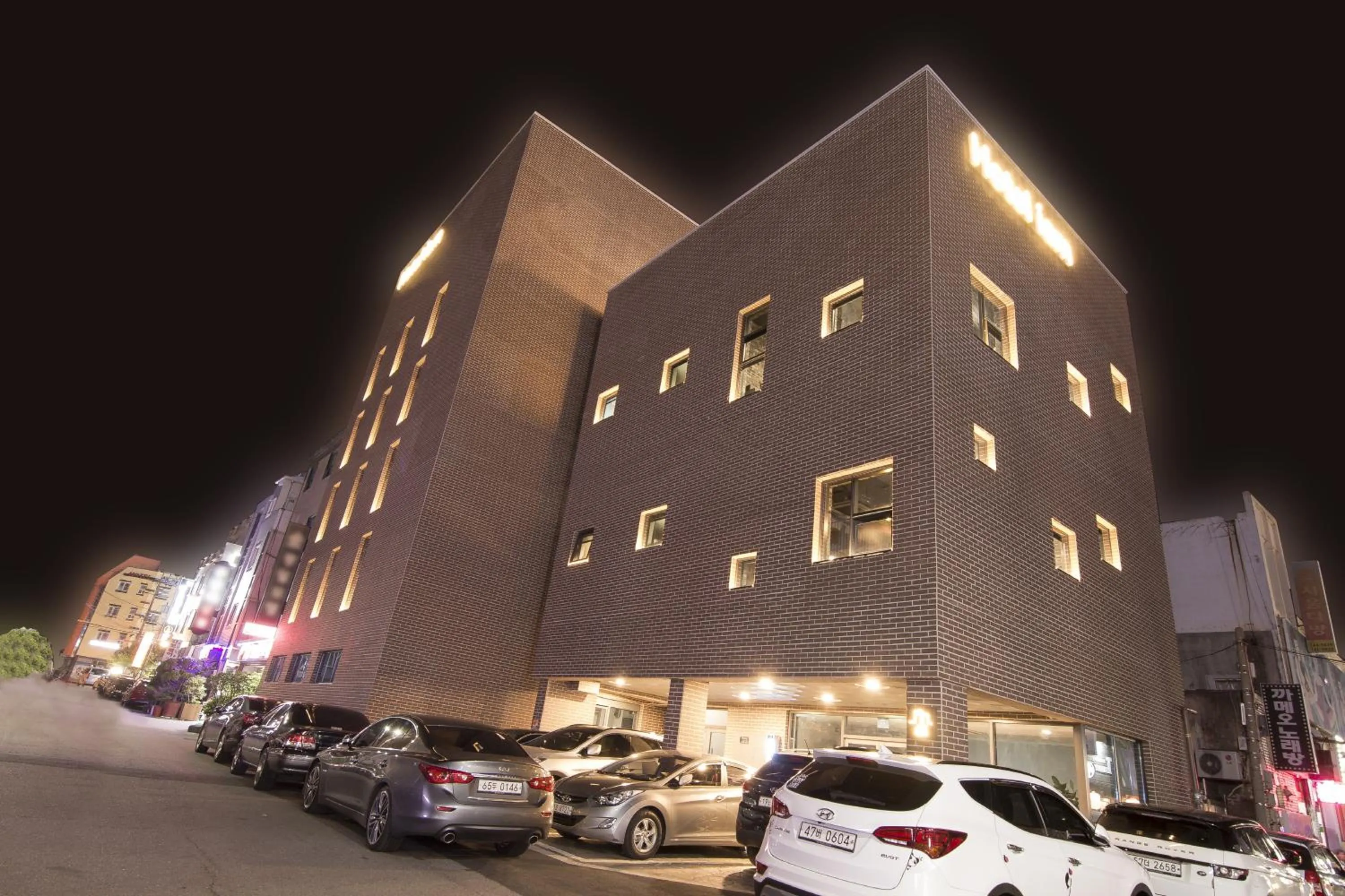 Property building in Hotel Iam