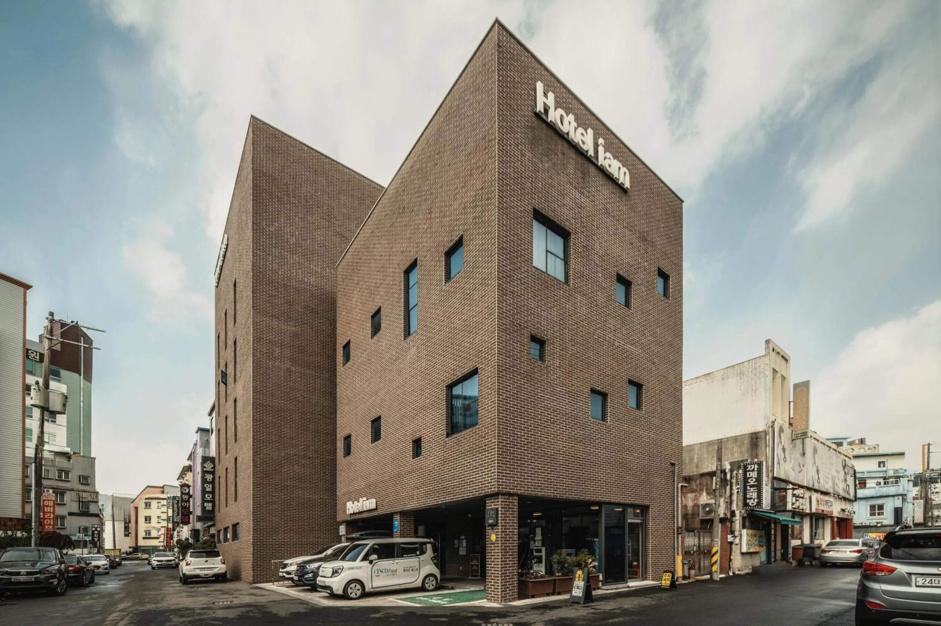 Property building in Hotel Iam