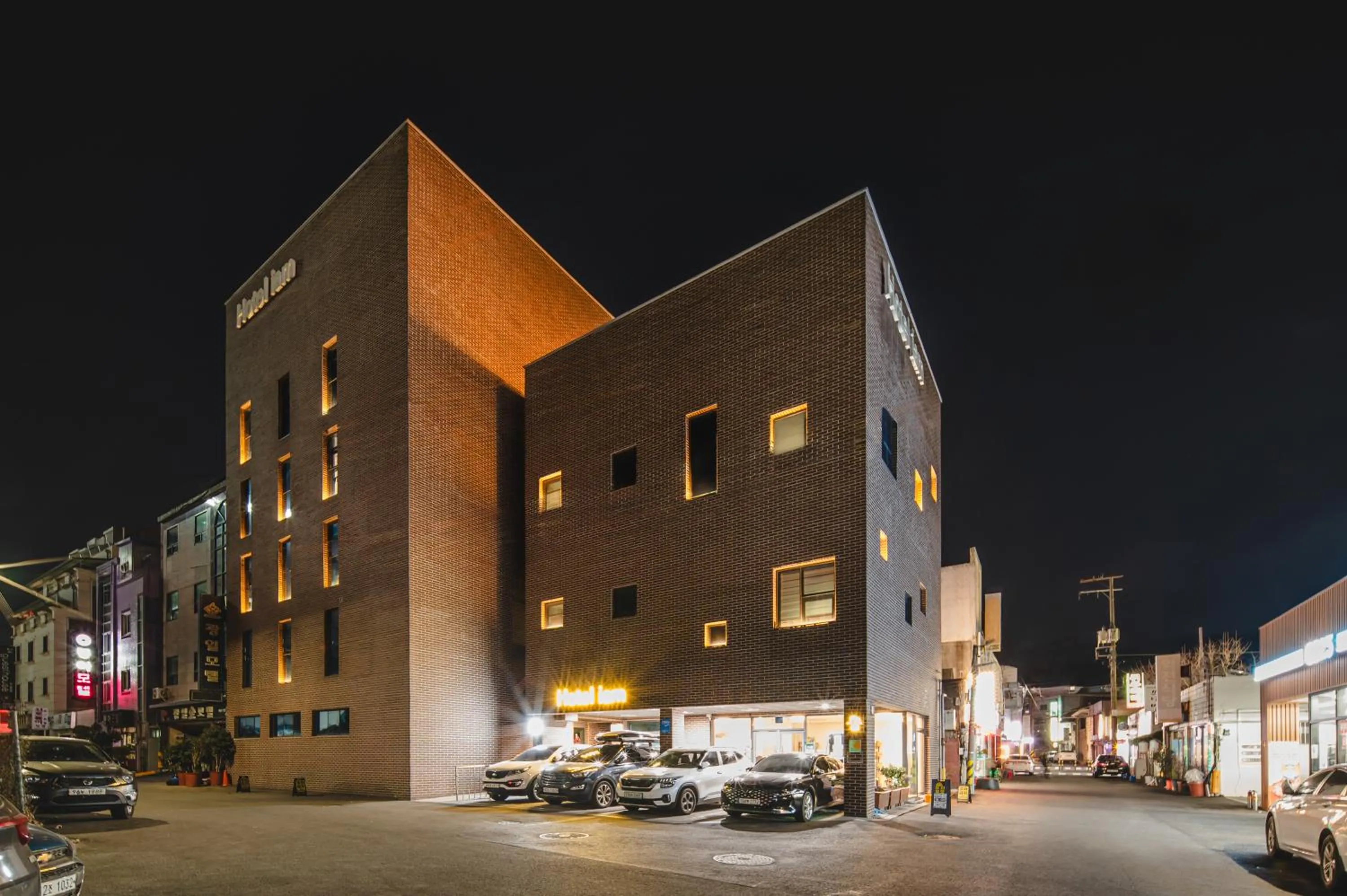 Property building in Hotel Iam