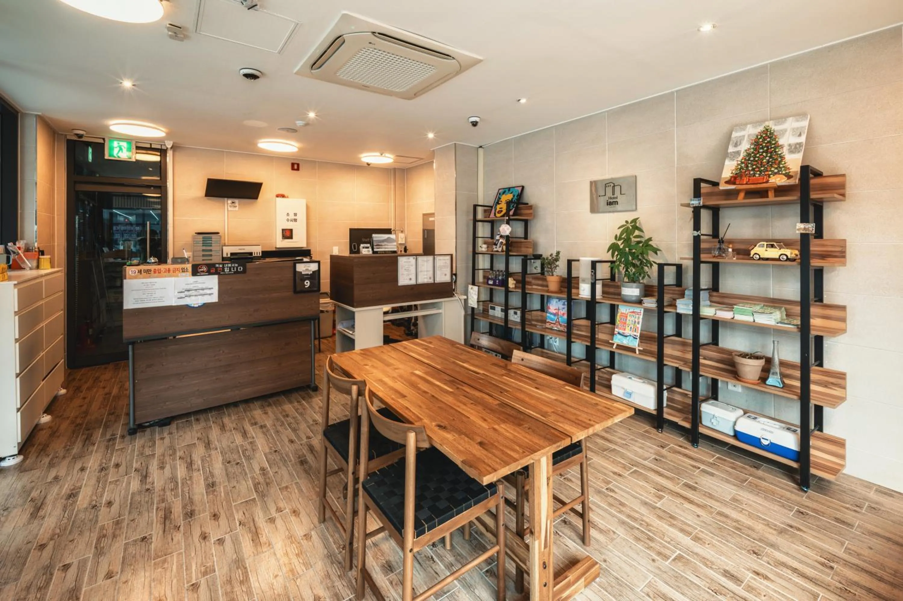 Seating area in Hotel Iam