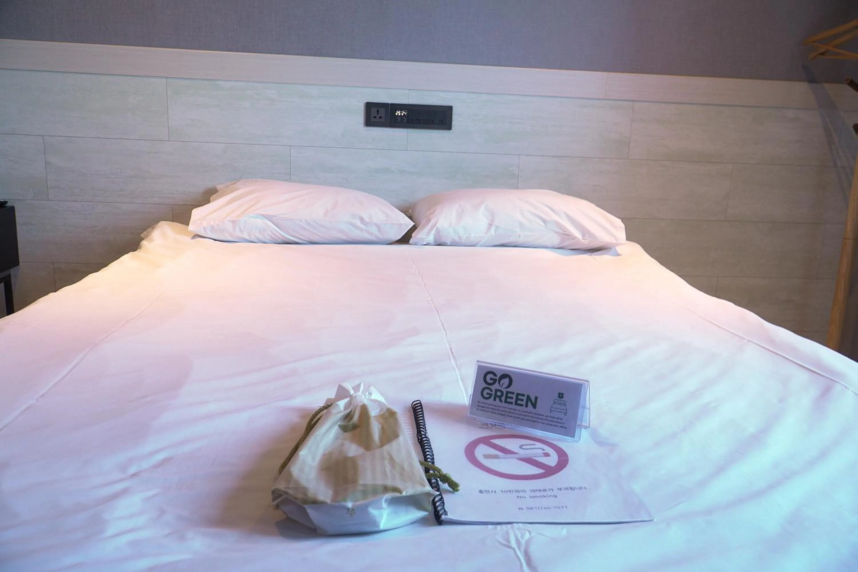 Bed in Hotel Iam