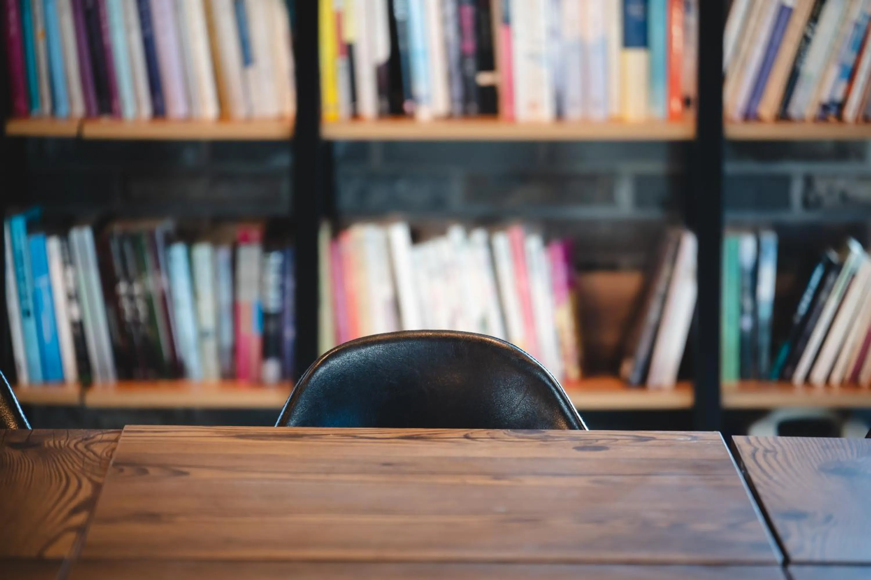 Library in Hotel Iam