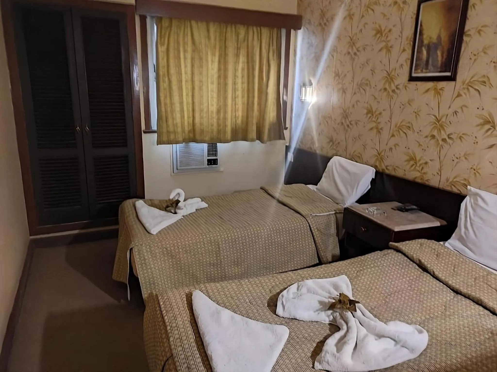 Bedroom, Bed in St George Hotel Cairo