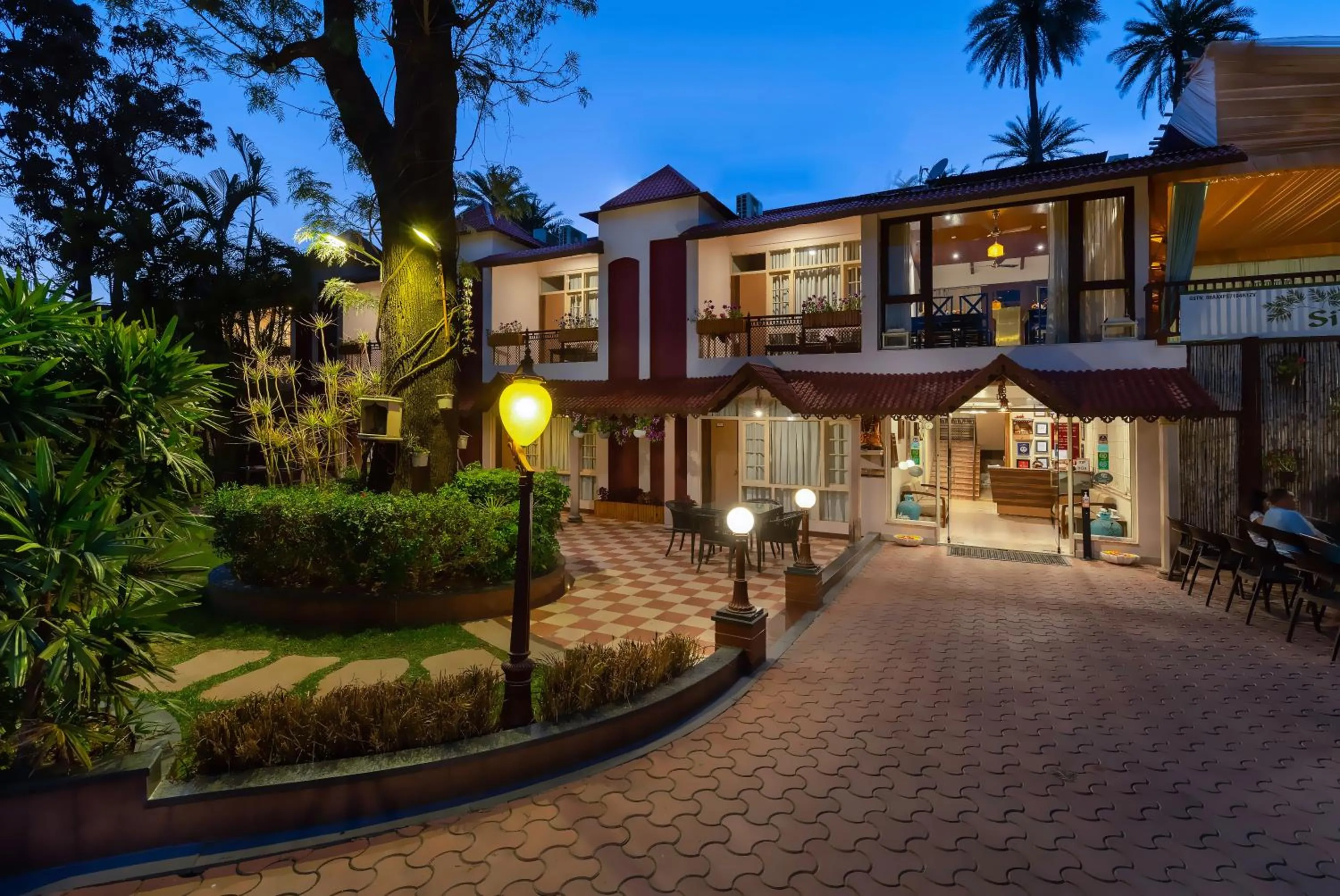 Property building in Hotel Silver Oak