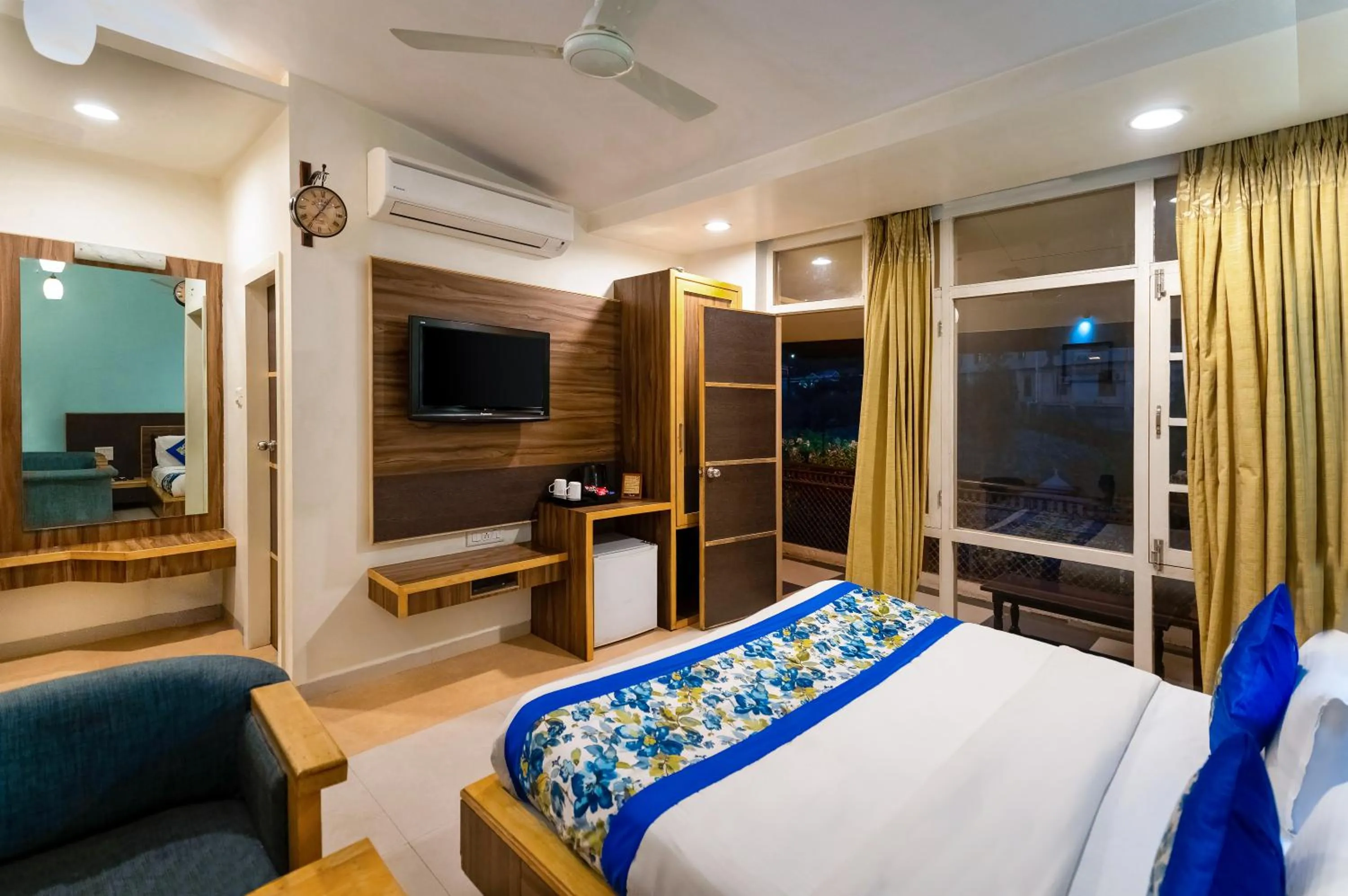 Bedroom in Hotel Silver Oak