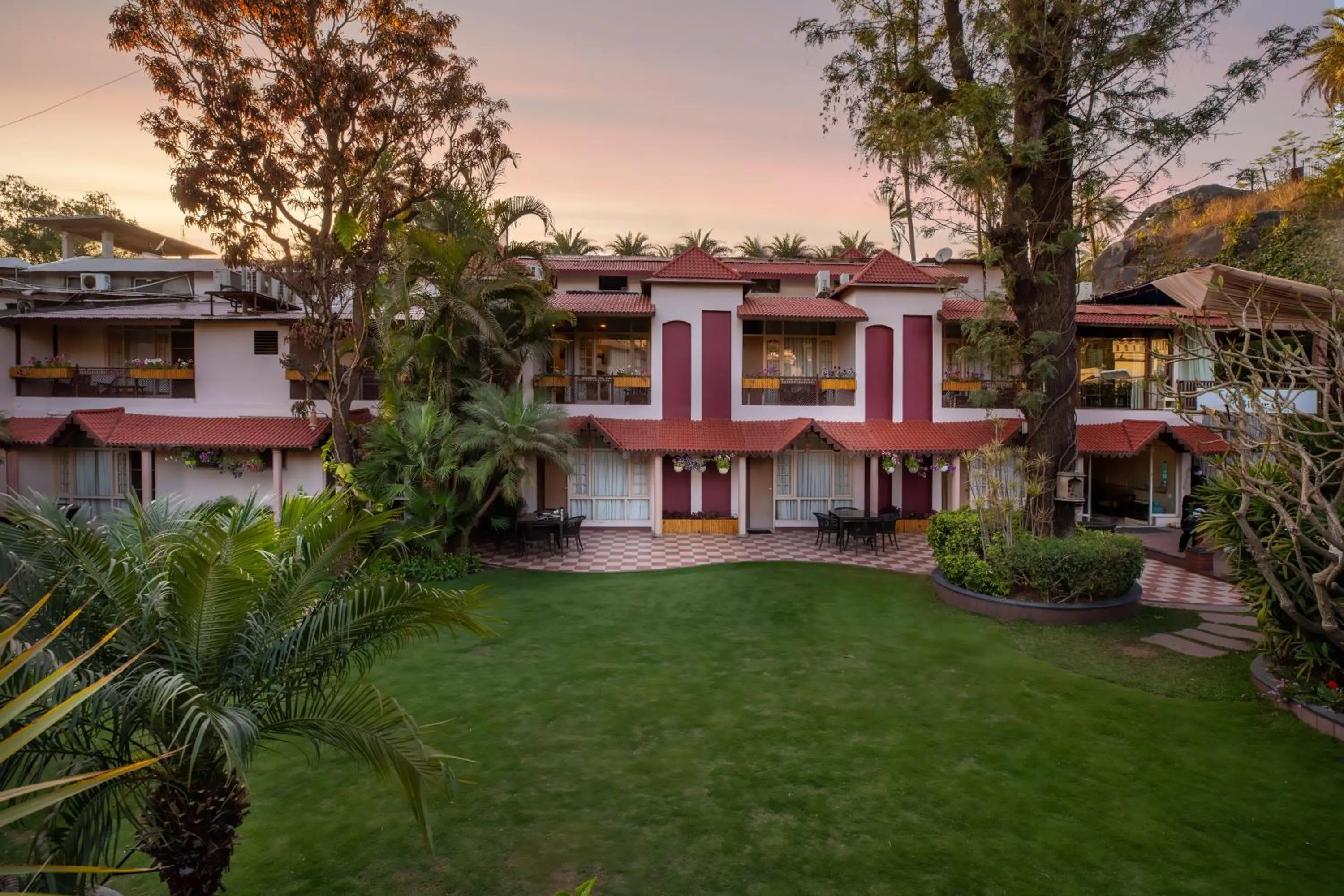 Property Building in Hotel Silver Oak