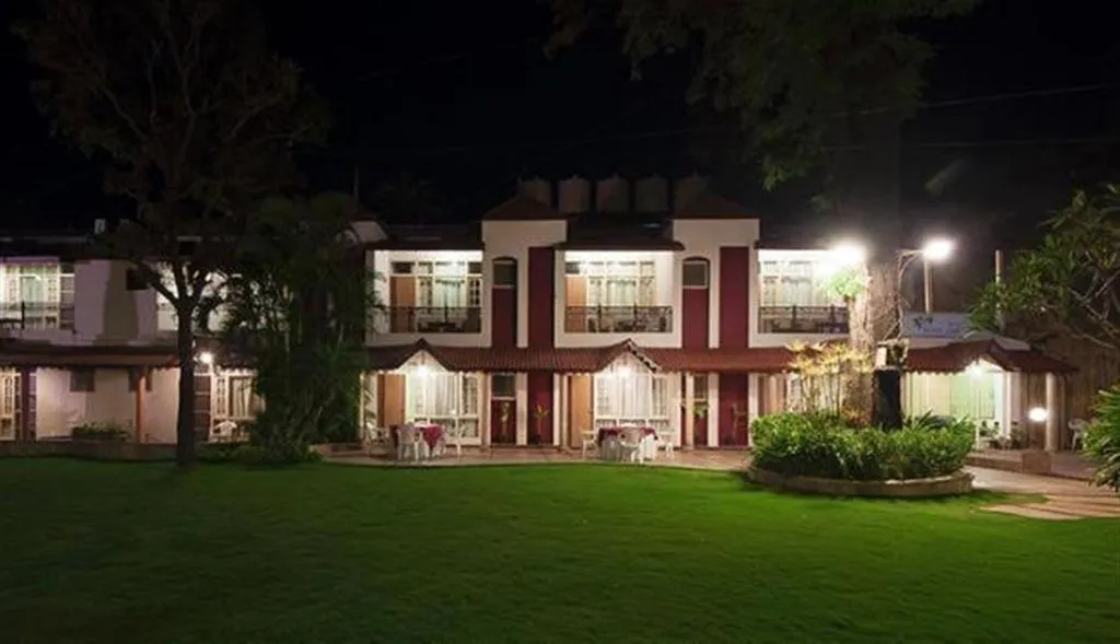 Property Building in Hotel Silver Oak